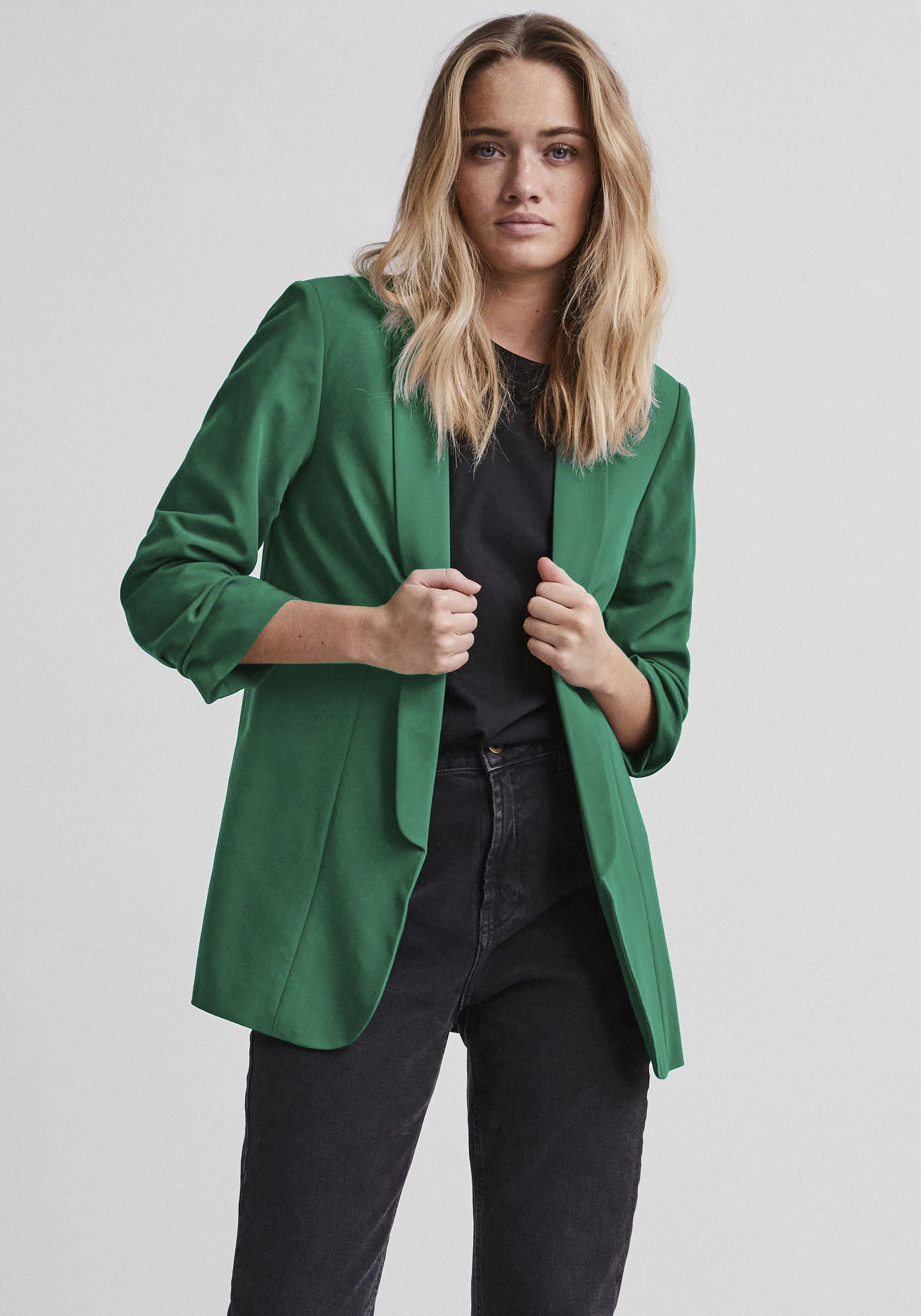 Blusenblazer »PCBOSELLA 3/4 BLAZER NOOS«, mit Faltendetail am Ärmel