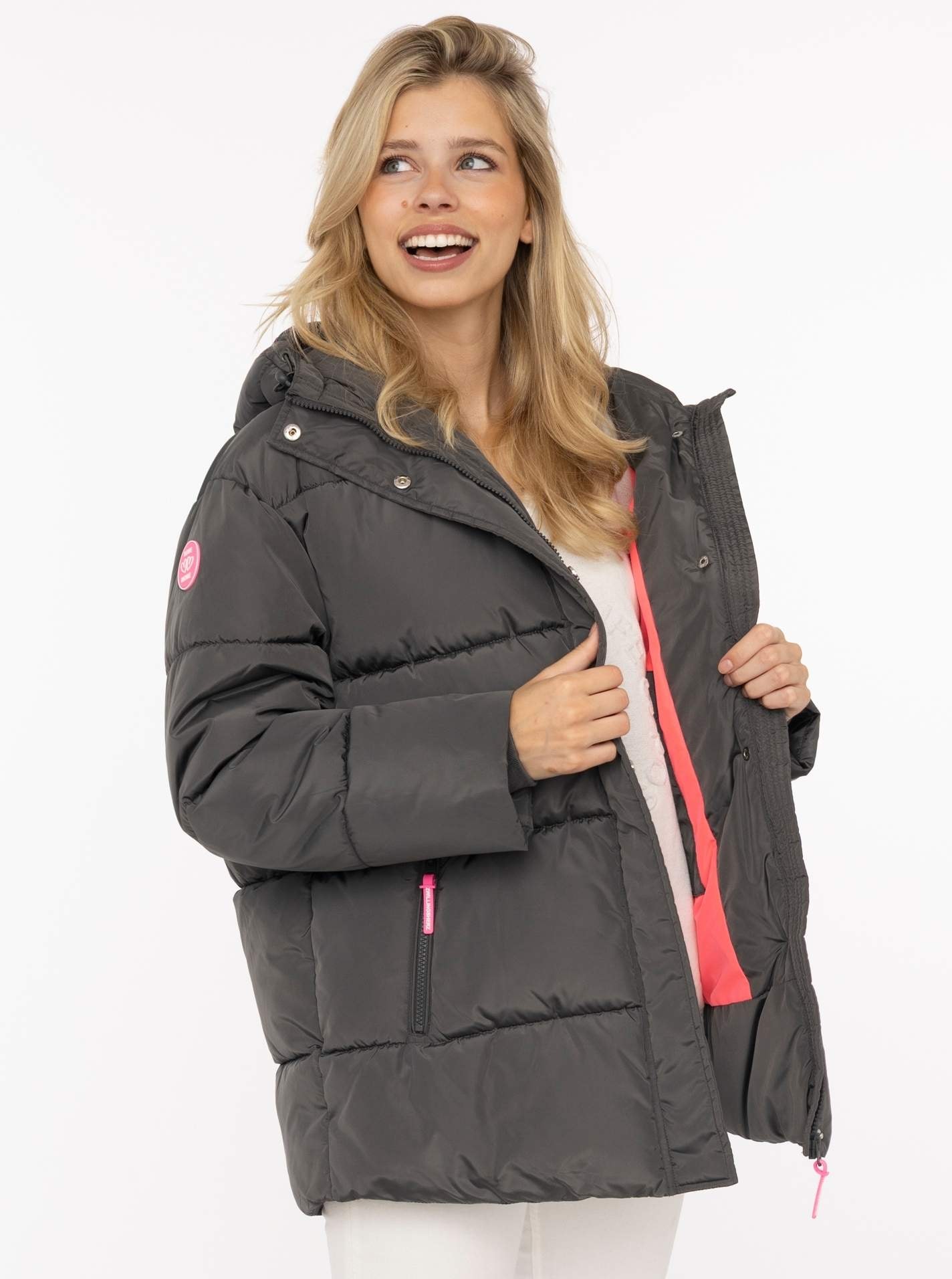 Zwillingsherz Steppjacke »„Love More“« Kapuze mit Tunnelzug, verdeckter Reißverschluss, dezente Details