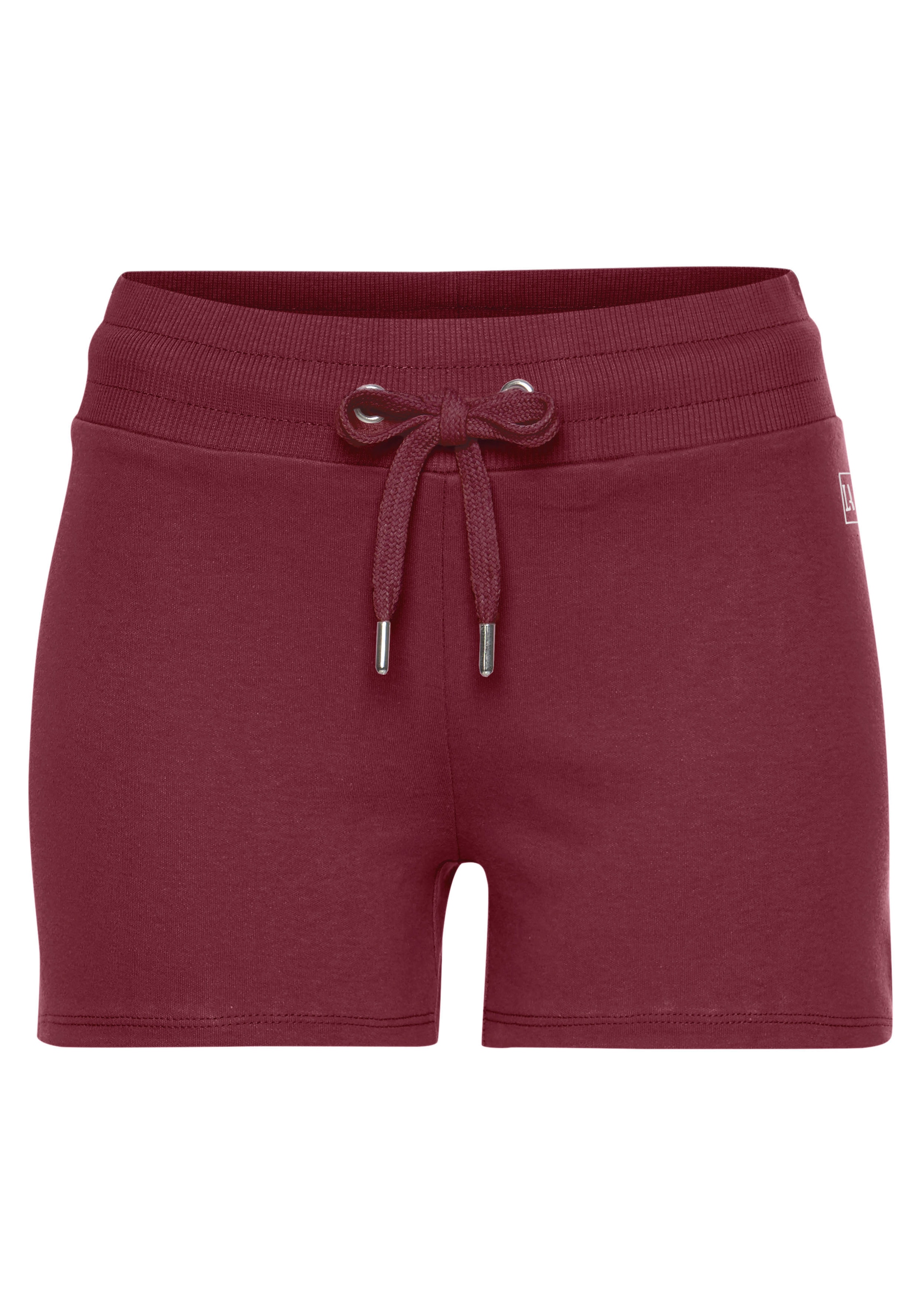 LASCANA ACTIVE Shorts »-Kurze Hose«, mit kleinen Seitenschlitzen