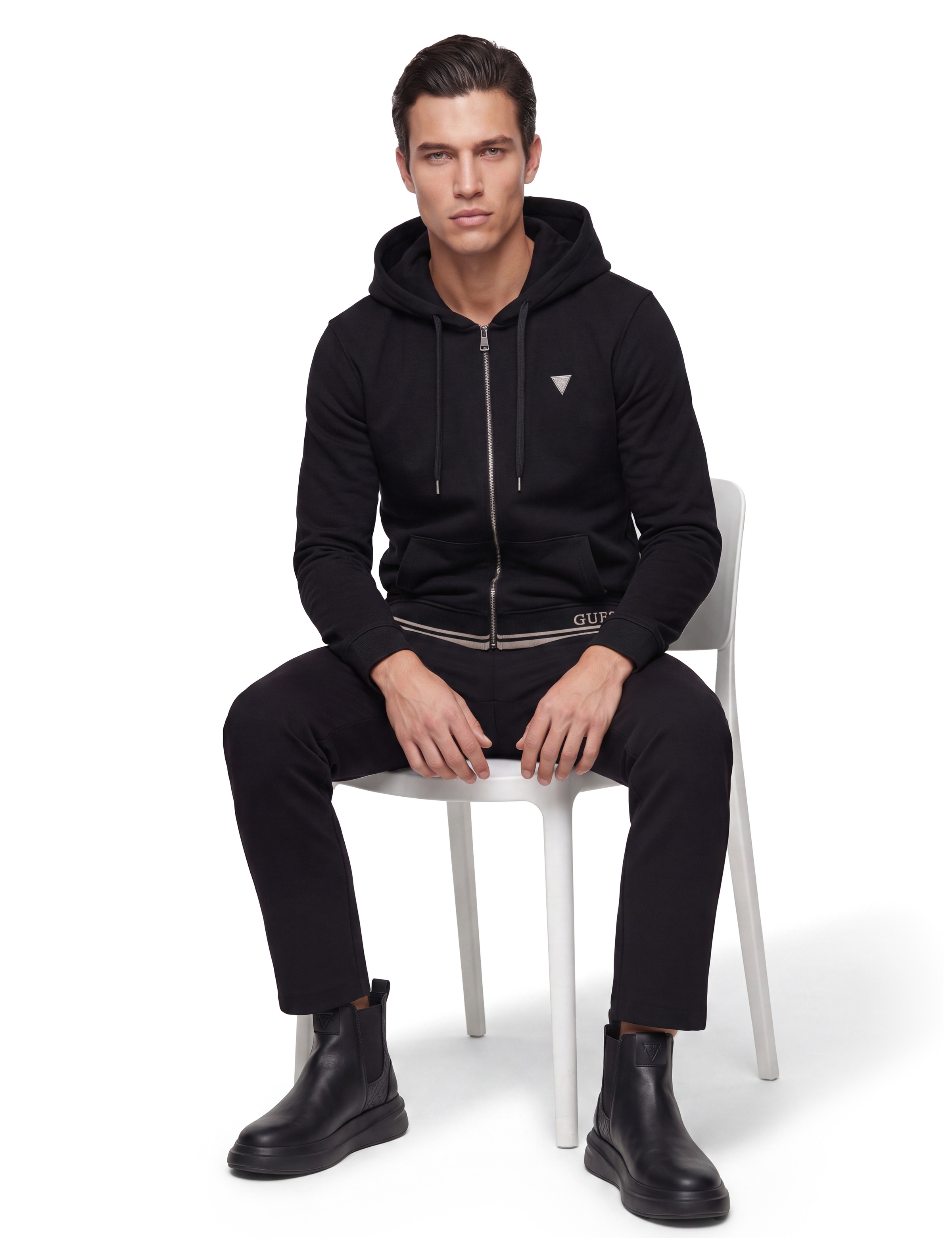 Guess Kapuzensweatjacke Kapuze mit Kordelzug, Regular Fit, Baumwoll-Mix