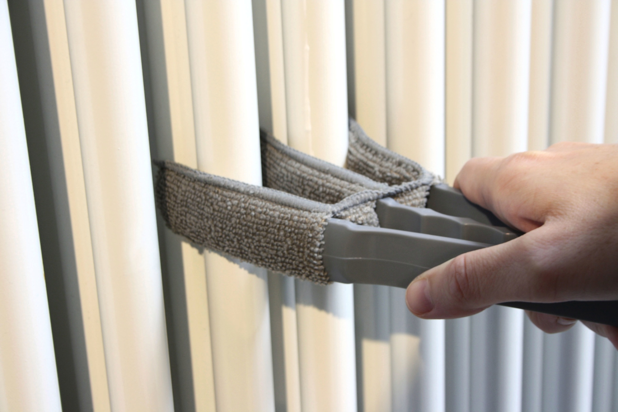 GARDINIA Reinigungsbürste 1 Stk. aus Kunststoff Drei-Finger-Design