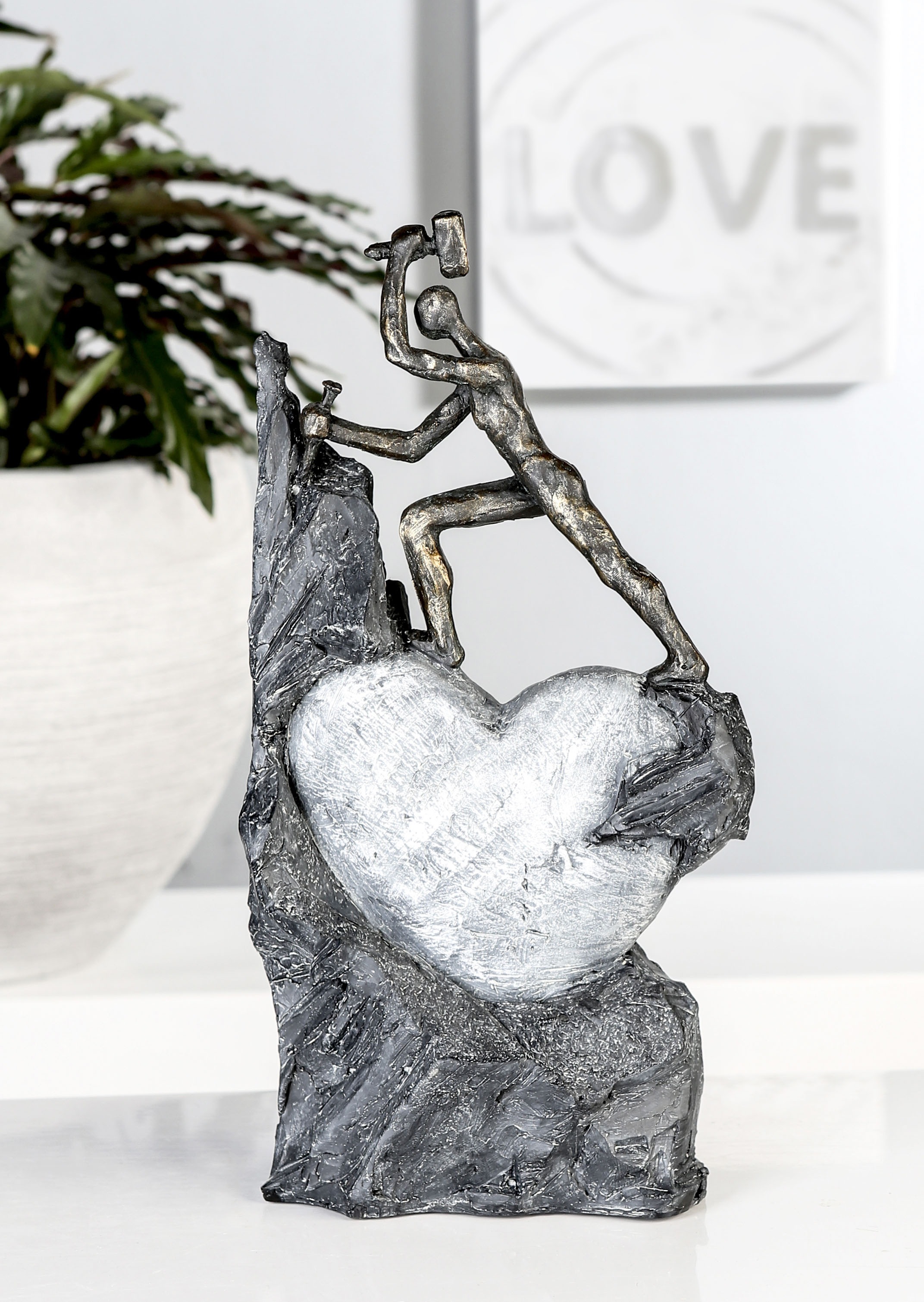 Casablanca by Gilde Dekofigur »Skulptur Heart, bronzefarben/grau«, (1 St.), Dekoobjekt, Höhe 37 cm, Motiv Herz, mit Spruchanhänger, Wohnzimmer