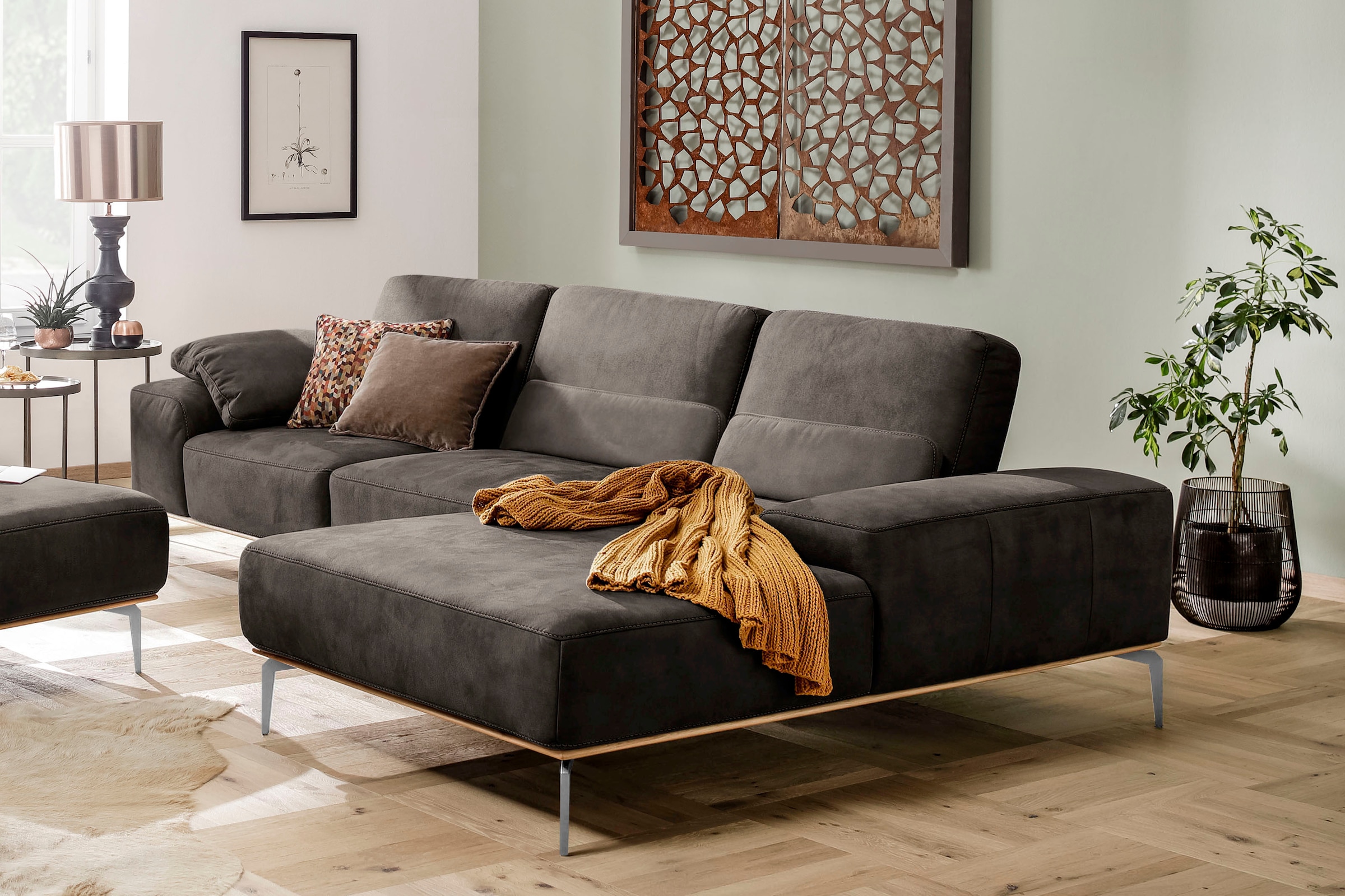 W.SCHILLIG Ecksofa »run, Designsofa mit tollem Sitzkomfort, bequem, L-Form« mit elegantem Holzsockel, Füße in Chrom glänzend, Breite 319 cm