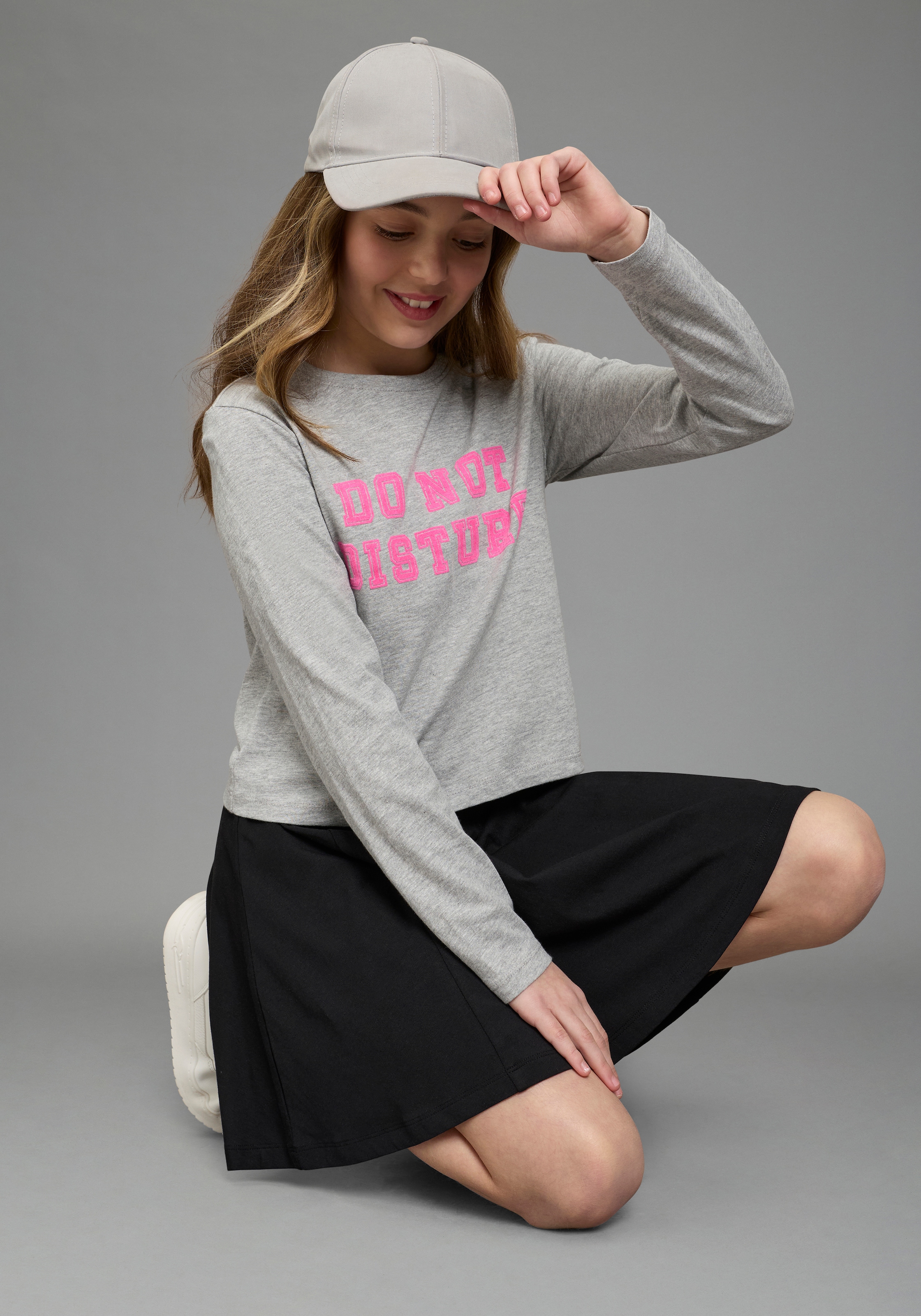 KIDSWORLD Langarmshirt »Langarmshirt mit Spruch: DO NOT DISTURB!« modischer Stil, Langarm, bedruckte Optik mit Statements