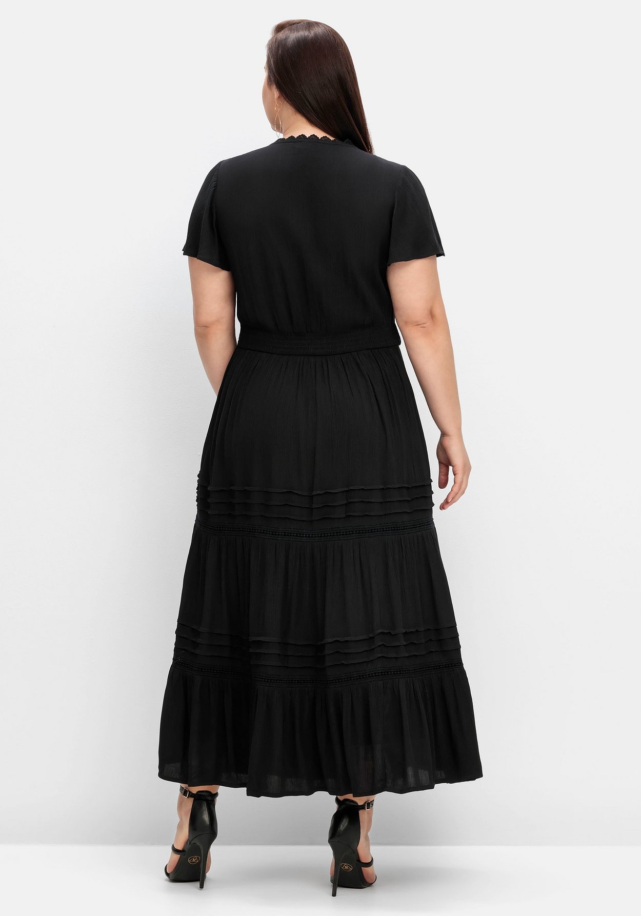 Sheego Maxikleid »Maxikleid in Wickeloptik, mit Stufenvolant«