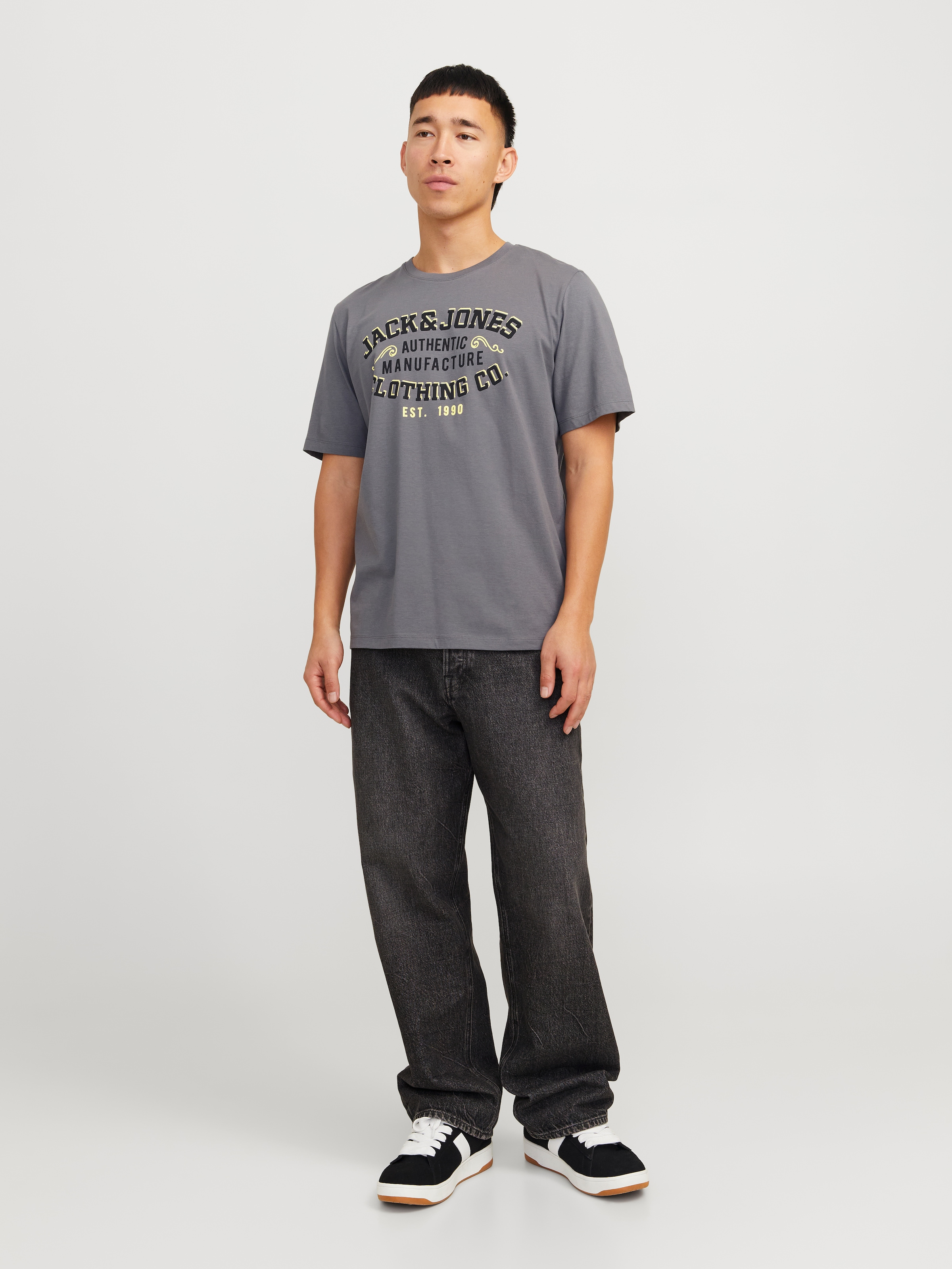 Jack & Jones Rundhalsshirt »JJELOGO TEE SS O-NECK 2 COL SS25 SN«, mit Logo Print