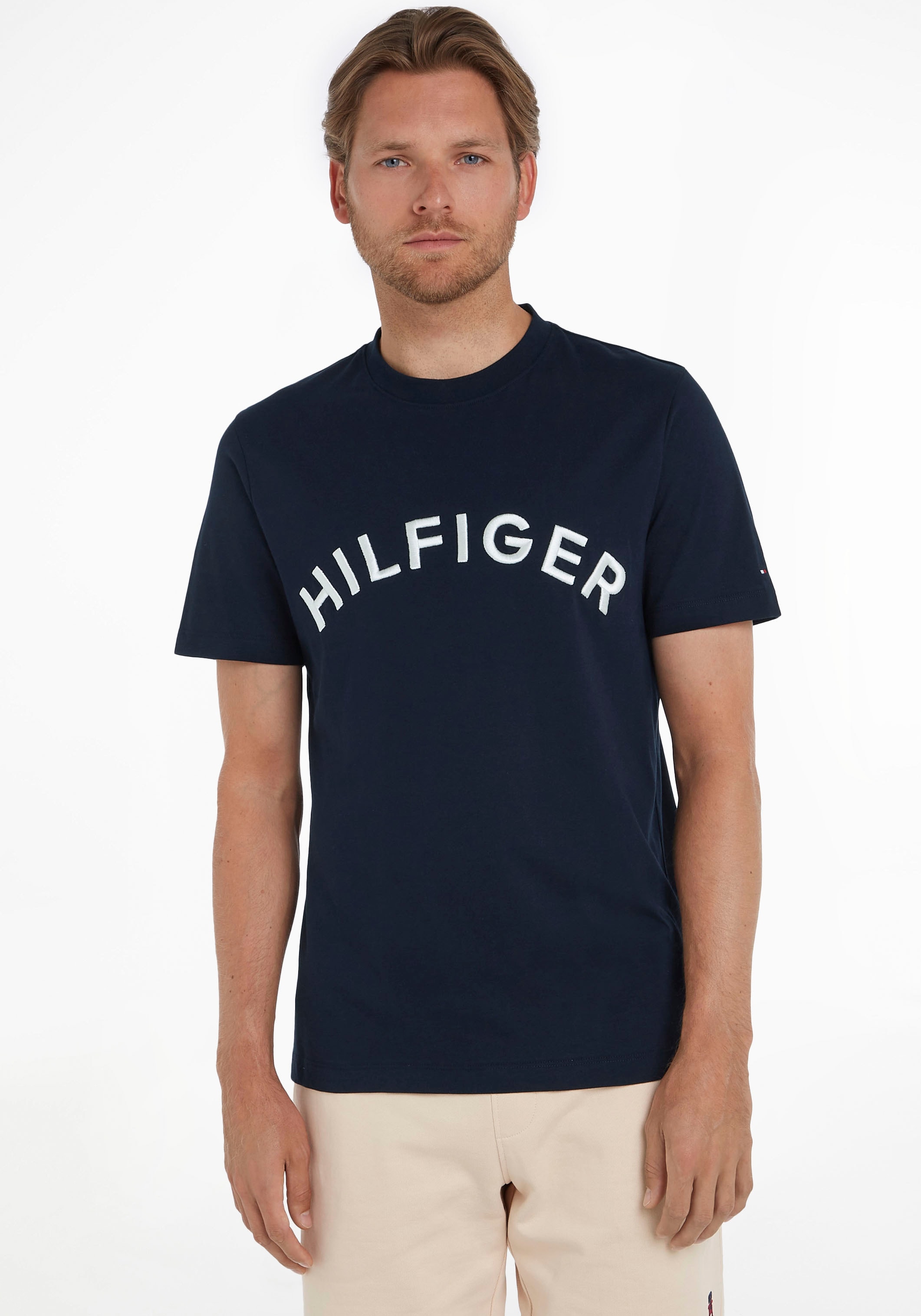 Tommy Hilfiger Rundhalsshirt »HILFIGER bestellen mit TEE«, 3D-Stickerei der bei ARCHED auf Brust OTTO online