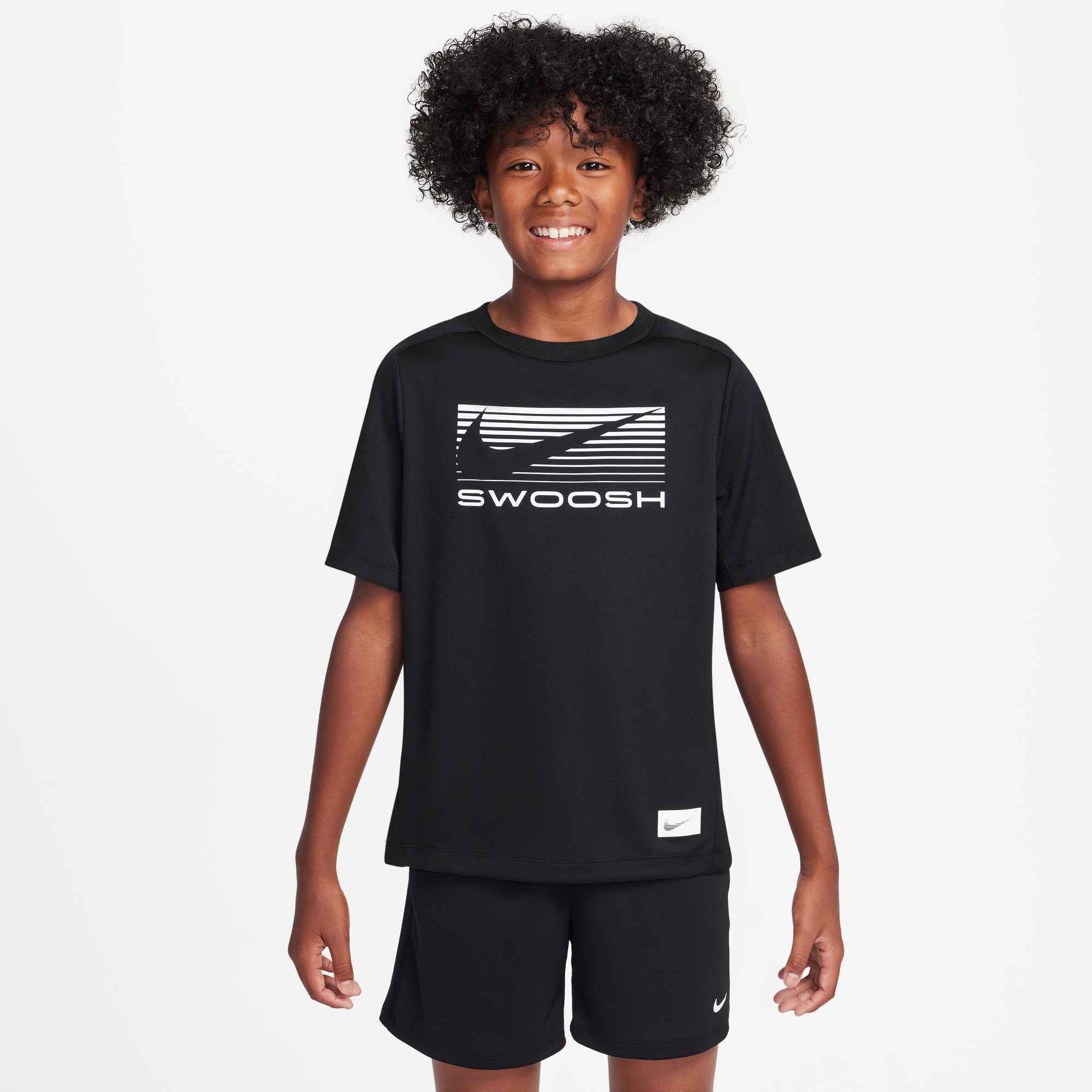 Nike T-Shirt »B NK DF MULTI SS TOP GX LOVE« für Jugendliche, sportlicher Stil, für Freizeit und Aktivitäten