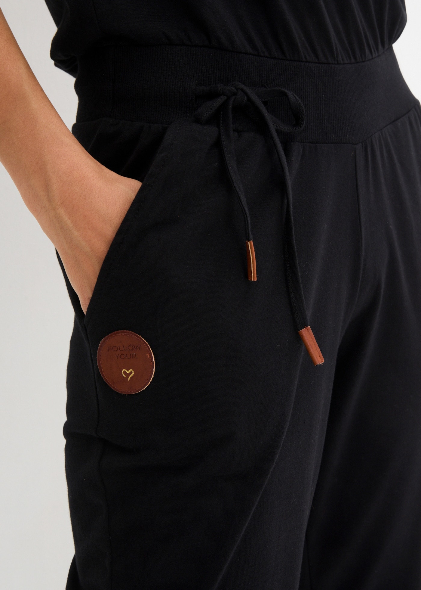 bonprix Overall ärmelloses Design, lockere Passform, mit seitlichen Eingriffstaschen