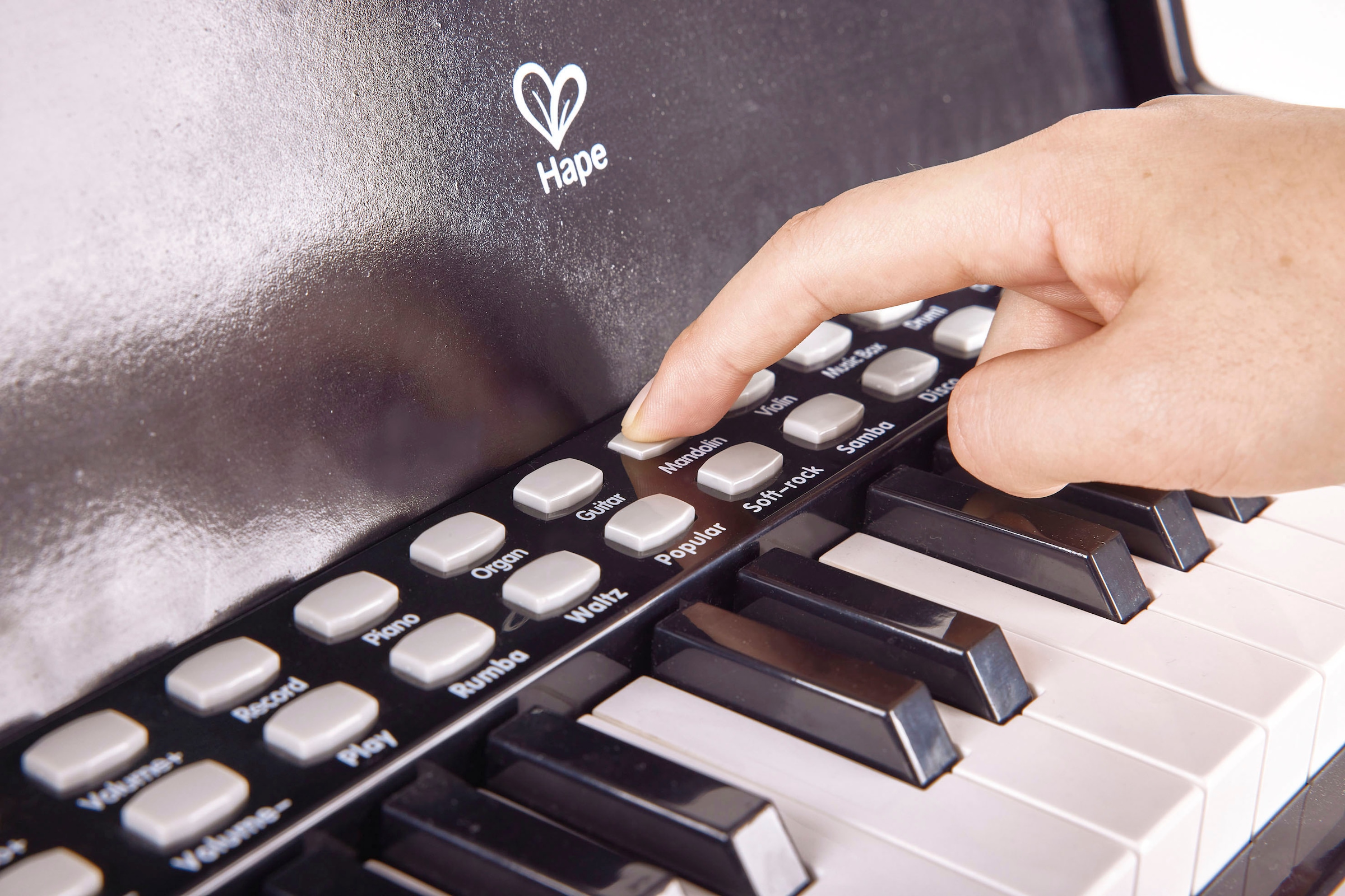 Hape Spielzeug-Musikinstrument »Leuchttasten-Piano mit Hocker«