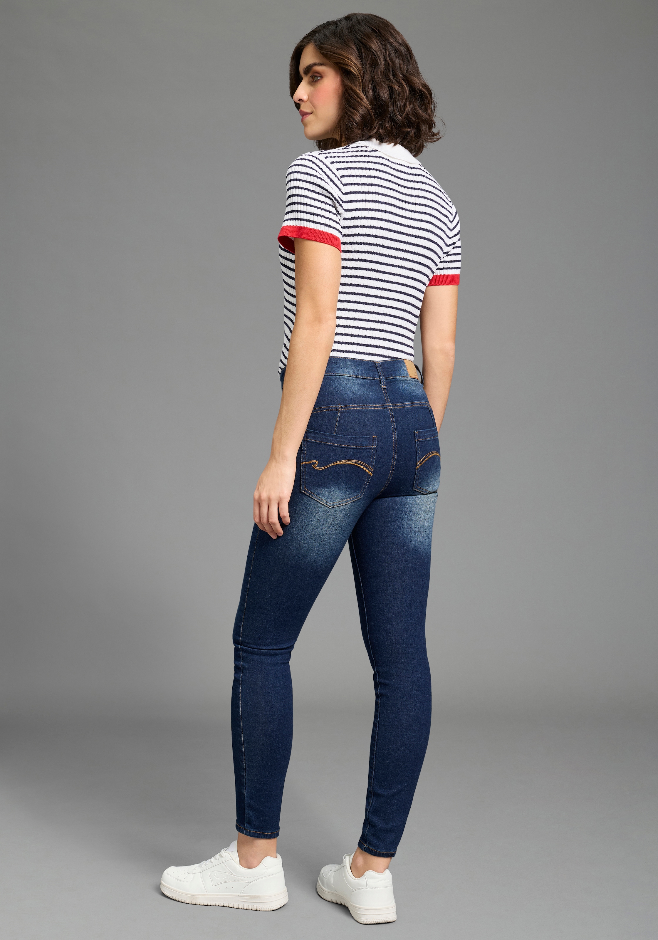 KangaROOS Slim-fit-Jeans »CROPPED HIGH WAIST SLIM FIT« schmale Passform,  Röhrenjeans,  trendige Used-Waschung