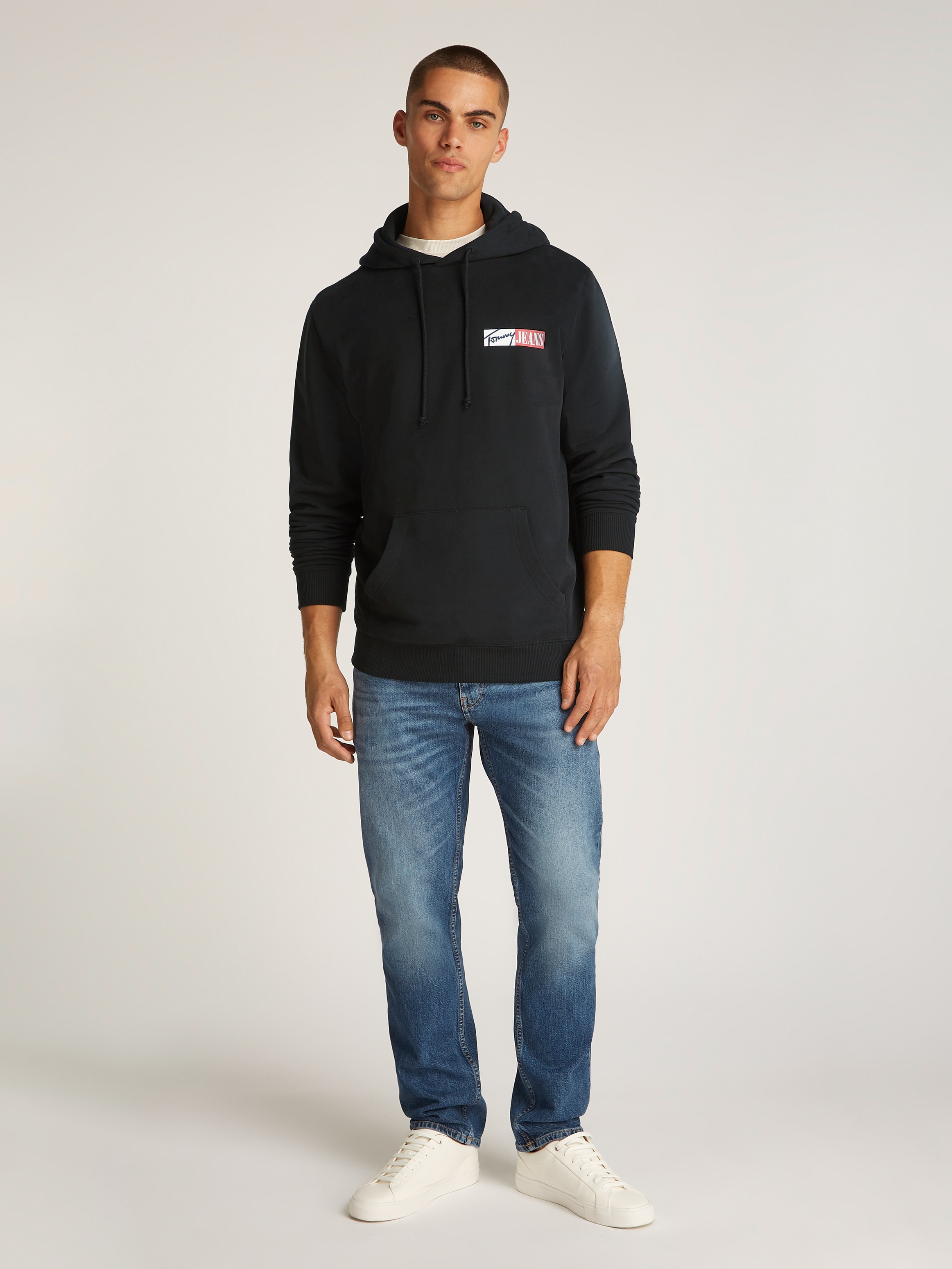 Tommy Jeans Plus Hoodie »TJM REG ENTRY GRAPHIC HOODIE EXT«, in Großen Größen, Logodruck, Kängurutasche