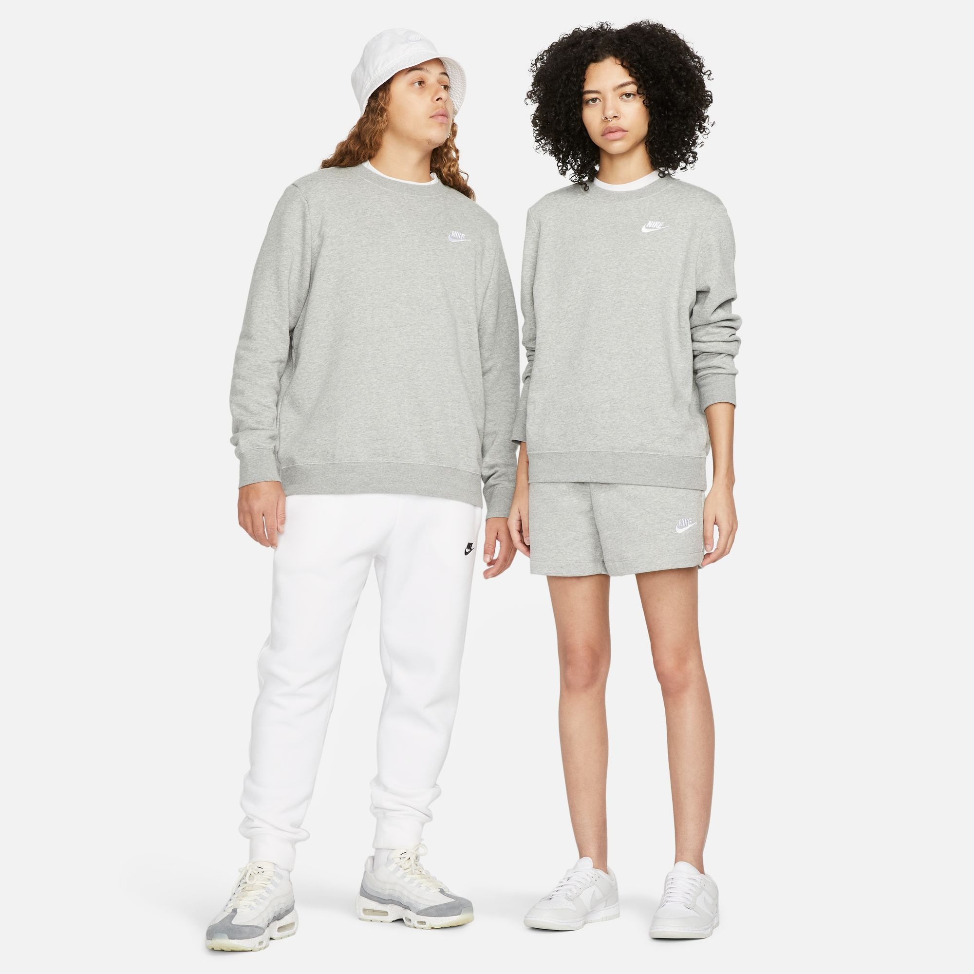 Nike Sportswear Sweatshirt »CLUB FLEECE WOMEN'S CREW-NECK SWEATSHIRT«