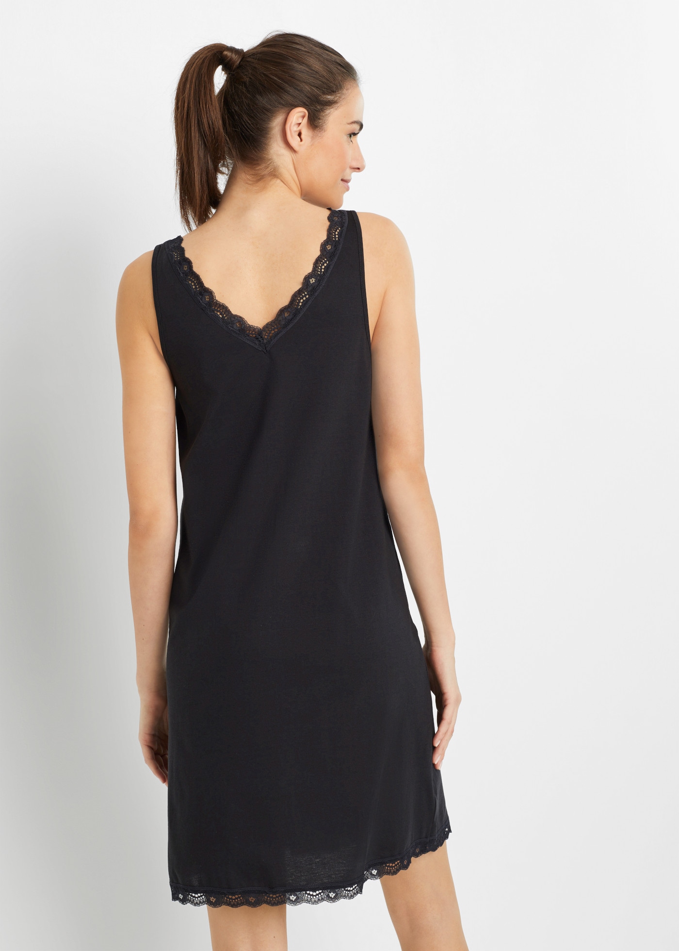 bonprix Nachthemd fließendes Nachtkleid, mit zarten Spitzendetails, ärmellos