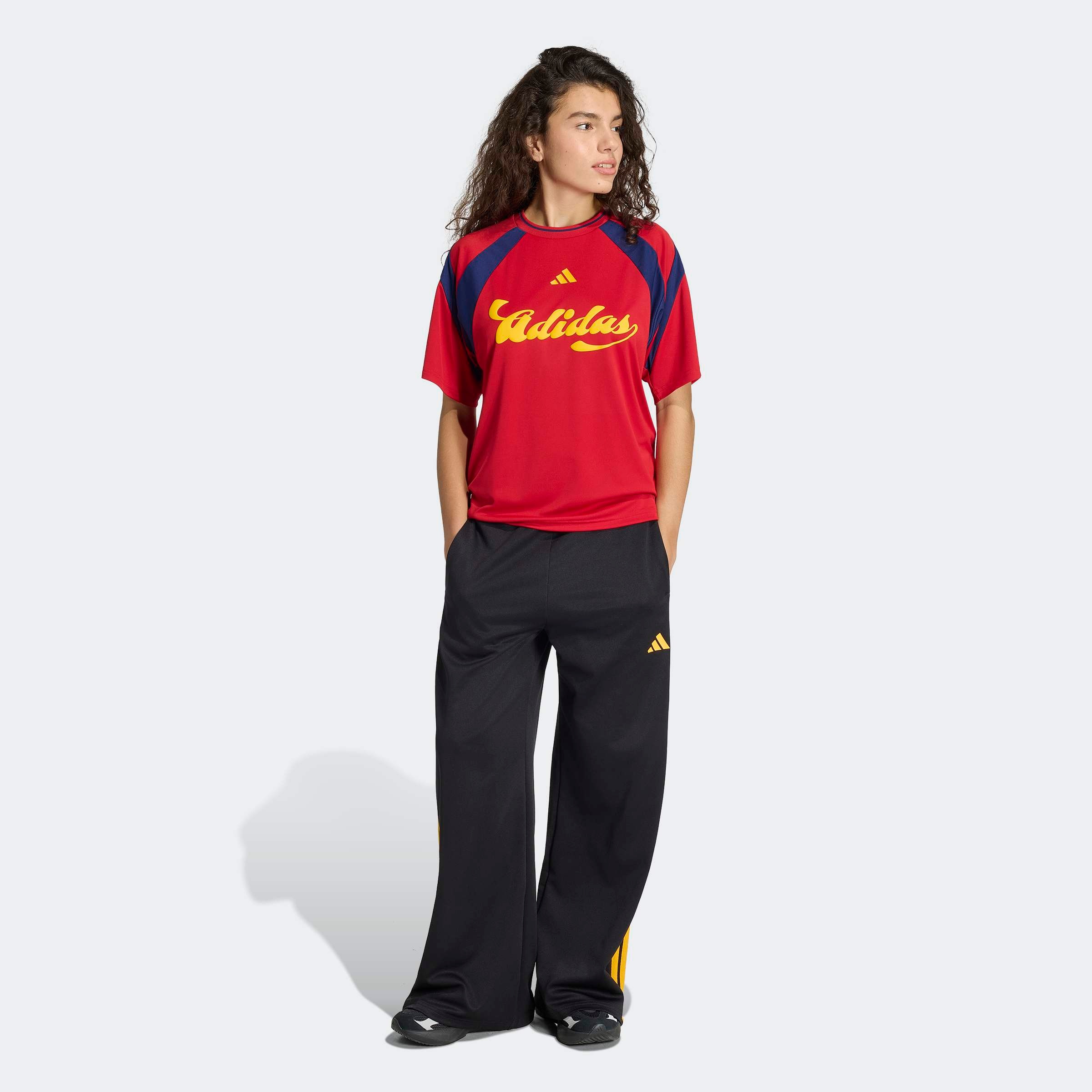 adidas Sportswear Sporthose »HOUSE OF TIRO, WEITES BEIN«  sportlicher Stil, für Training und Freizeit, mit Kordelverschluss