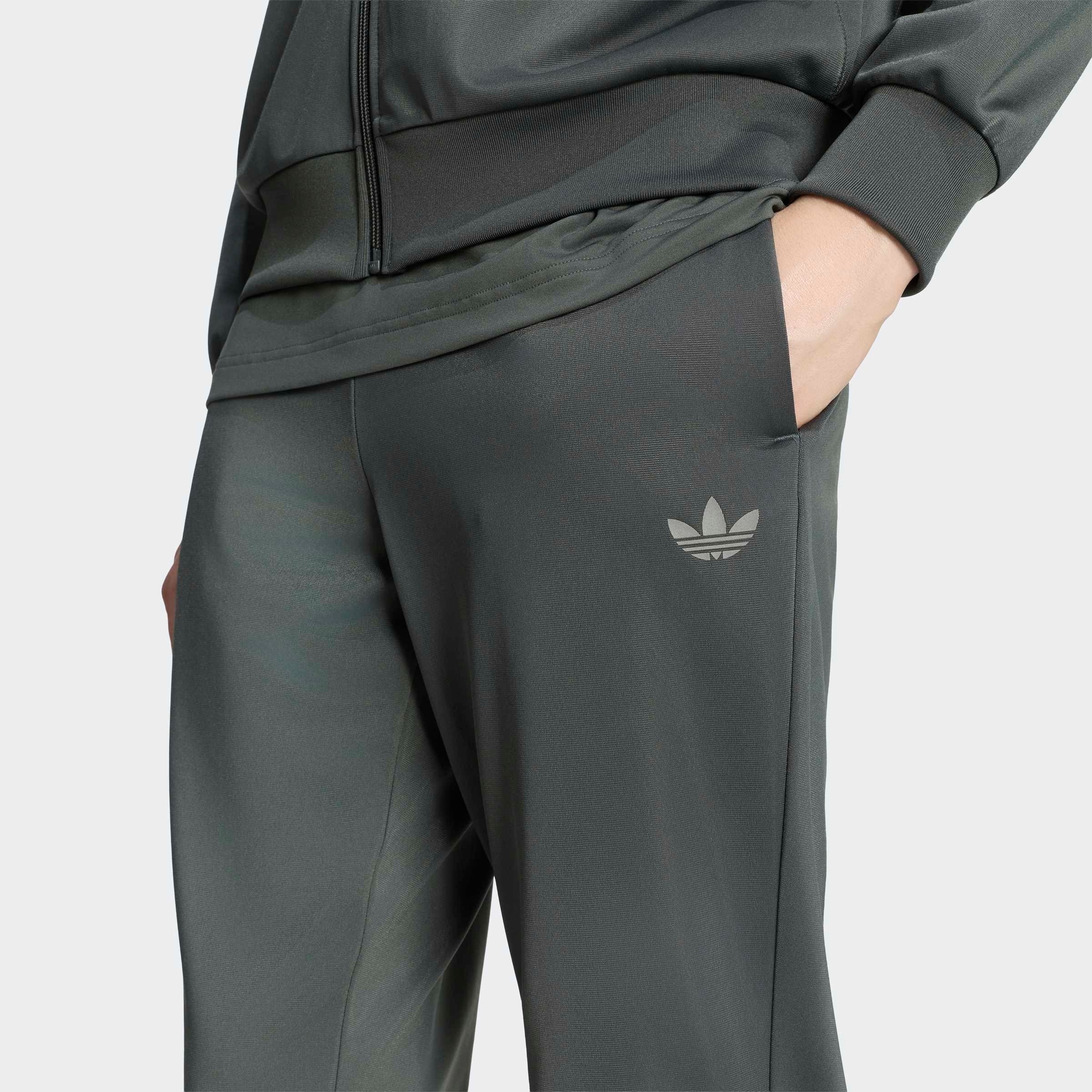 adidas Originals Trainingsanzug »TECH TREFOIL ESSENTIALS« 2 zweiteiliges Set, für Erwachsene, aus Polyester
