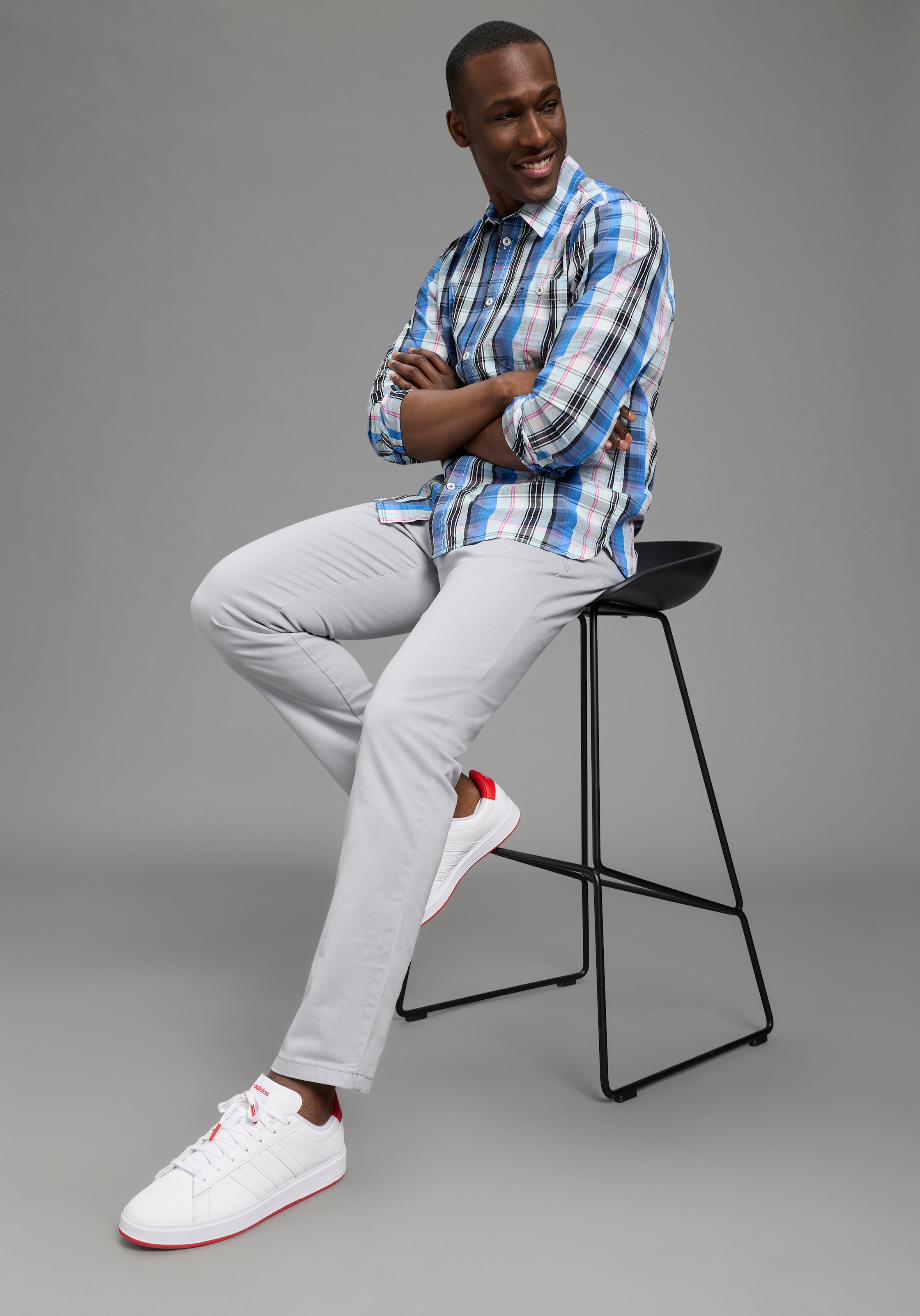 DELMAO Karohemd Langarm mit Ärmelschlitz, aus Baumwolle, taillierte Passform