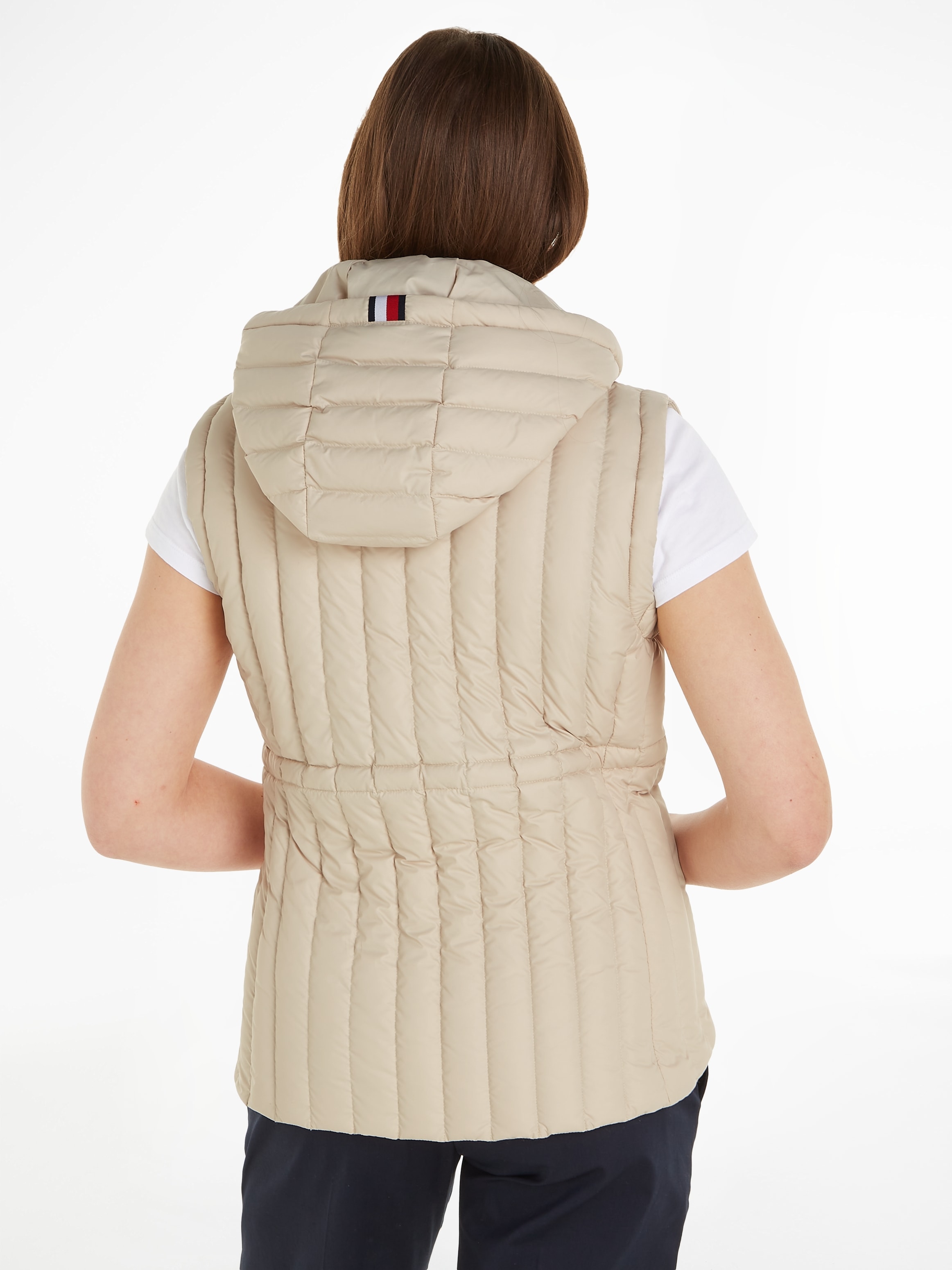 Tommy Hilfiger Daunenweste »FEMININE LW DOWN VEST«, mit Logostickerei