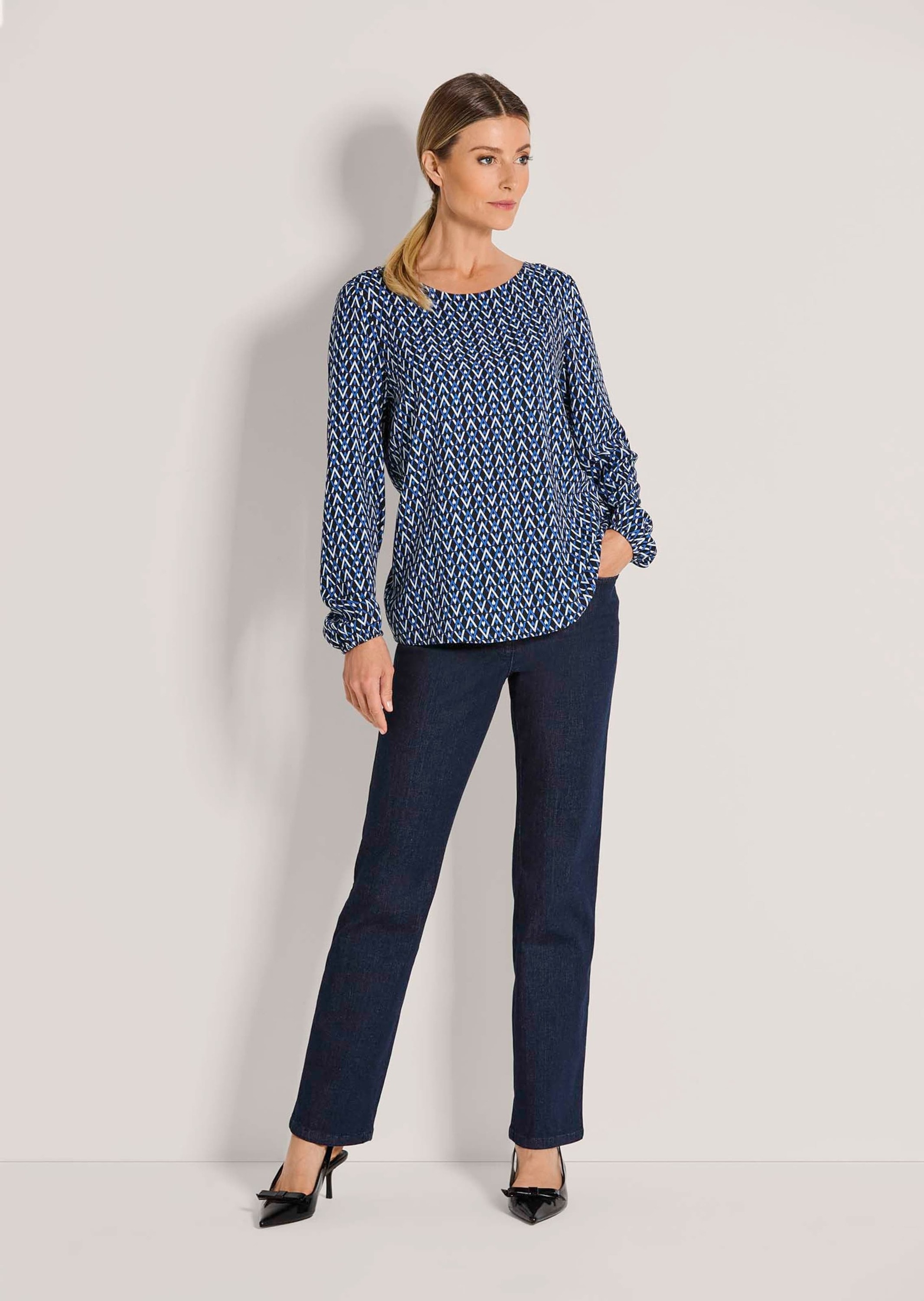 MADELEINE Schlupfbluse »Blusenshirt Viskosebluse mit grafischem Muster« Zickzack-Muster