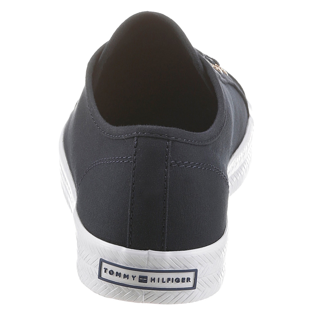 Tommy Hilfiger Sneaker »ESSENTIAL SNEAKER«, mit dezenter Flagstickerei