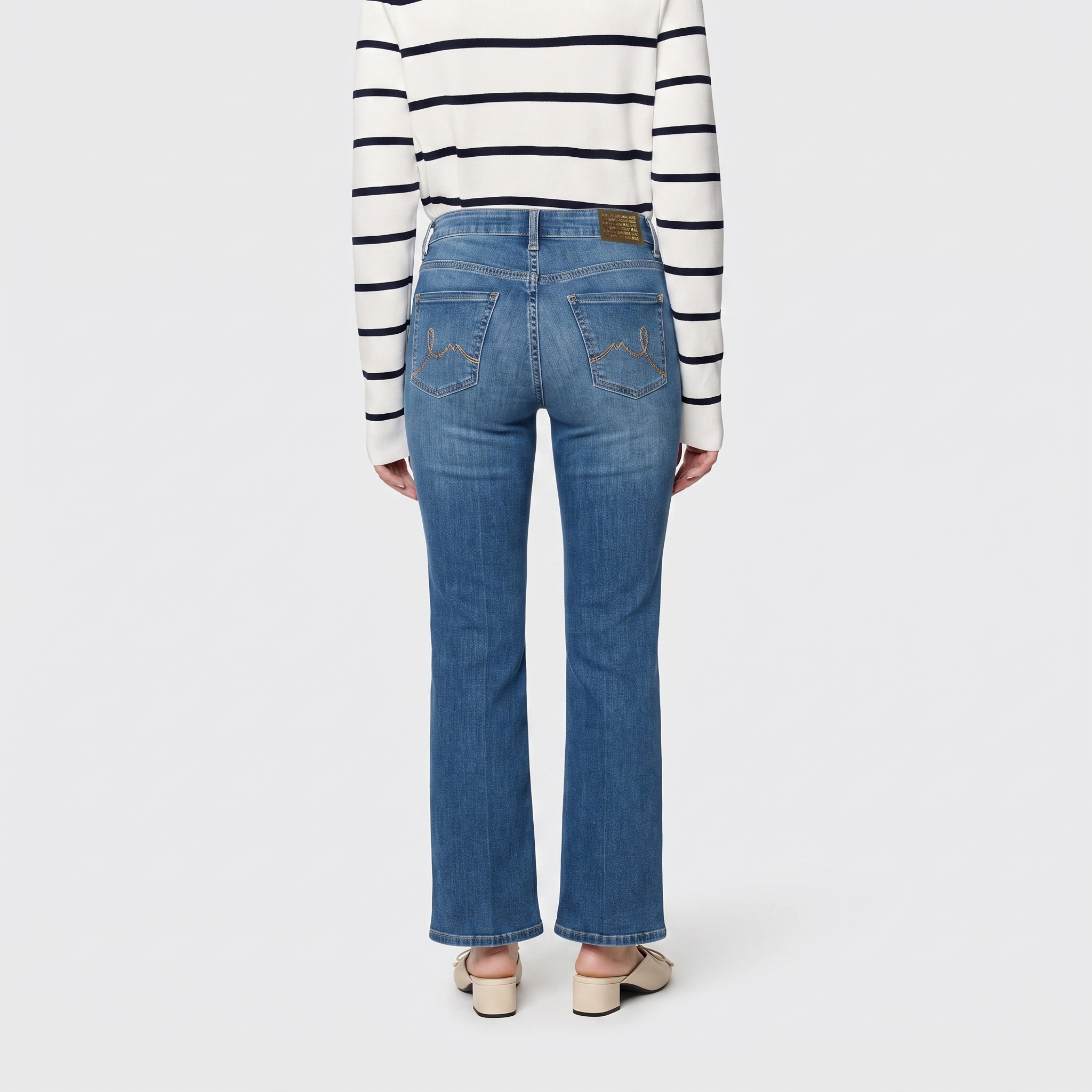 MAC Bootcut-Jeans »LAURA« Figurformende Denim-Qualität