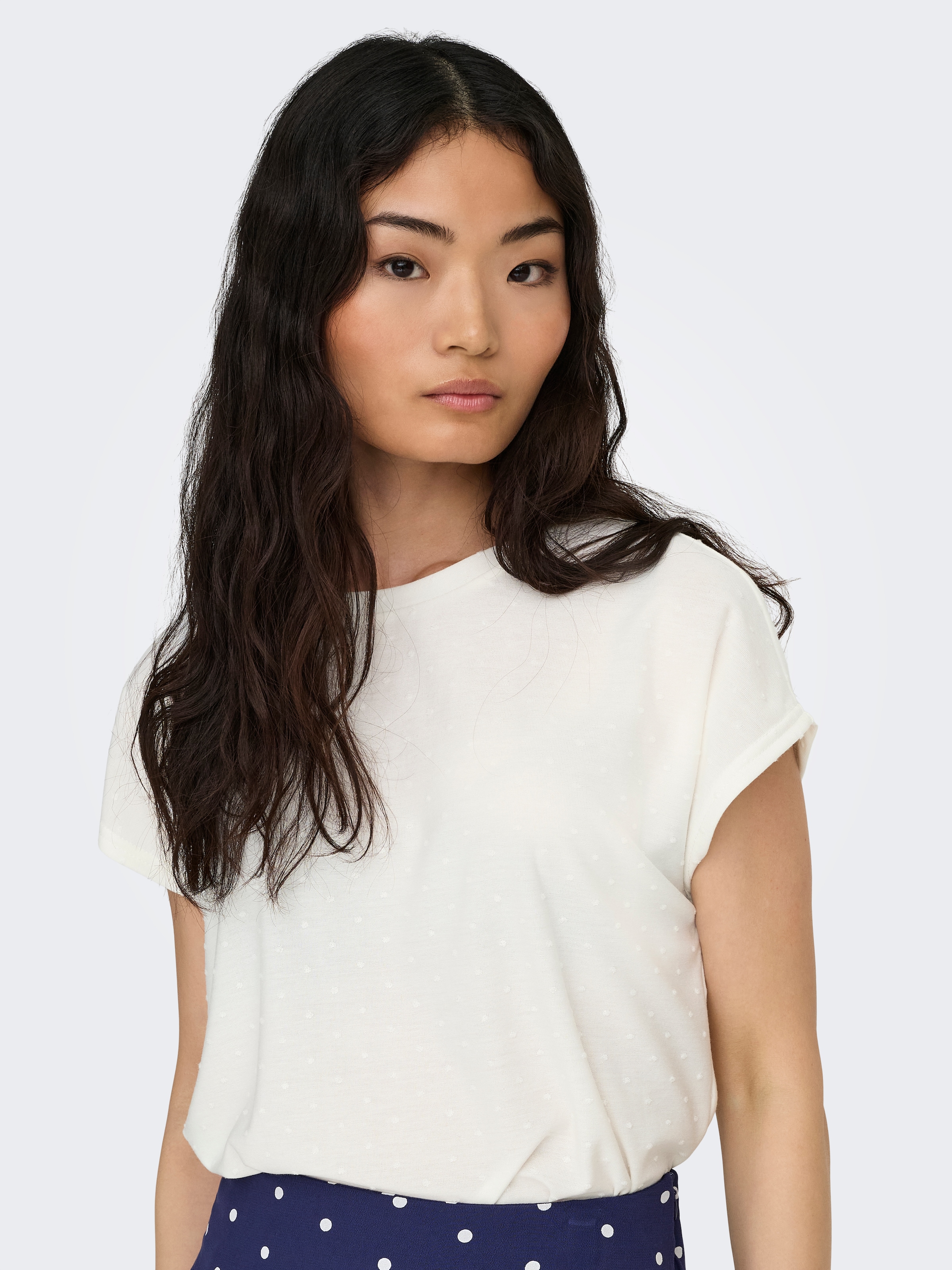 ONLY Kurzarmshirt »ONLMOLLY S/S O-NECK DOBBY TOP JRS« Materialmix, regular fit, Rundhals