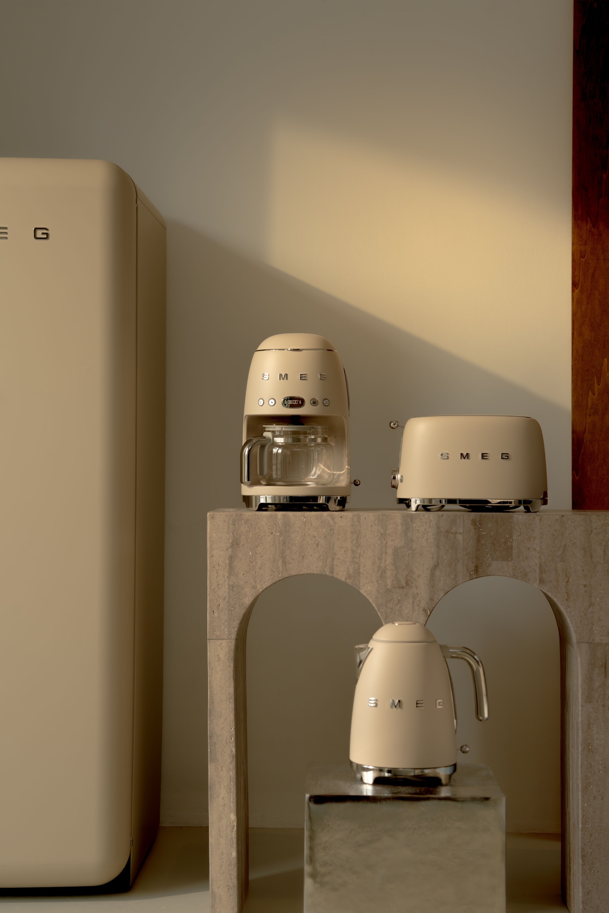 Smeg Filterkaffeemaschine »DCF02MLMEU« 1,25 l Kaffeekanne 1x4