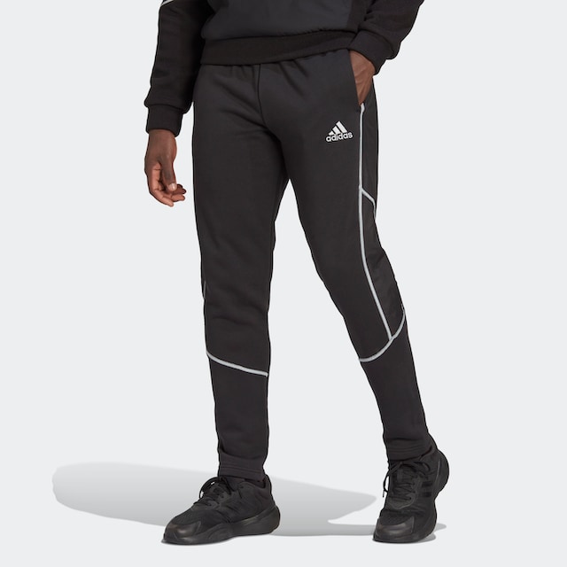 Jogginghose adidas FLEECE HOSE«, REFLECT-IN-THE-DARK online shoppen tlg.) OTTO (1 »ESSENTIALS bei Sportswear