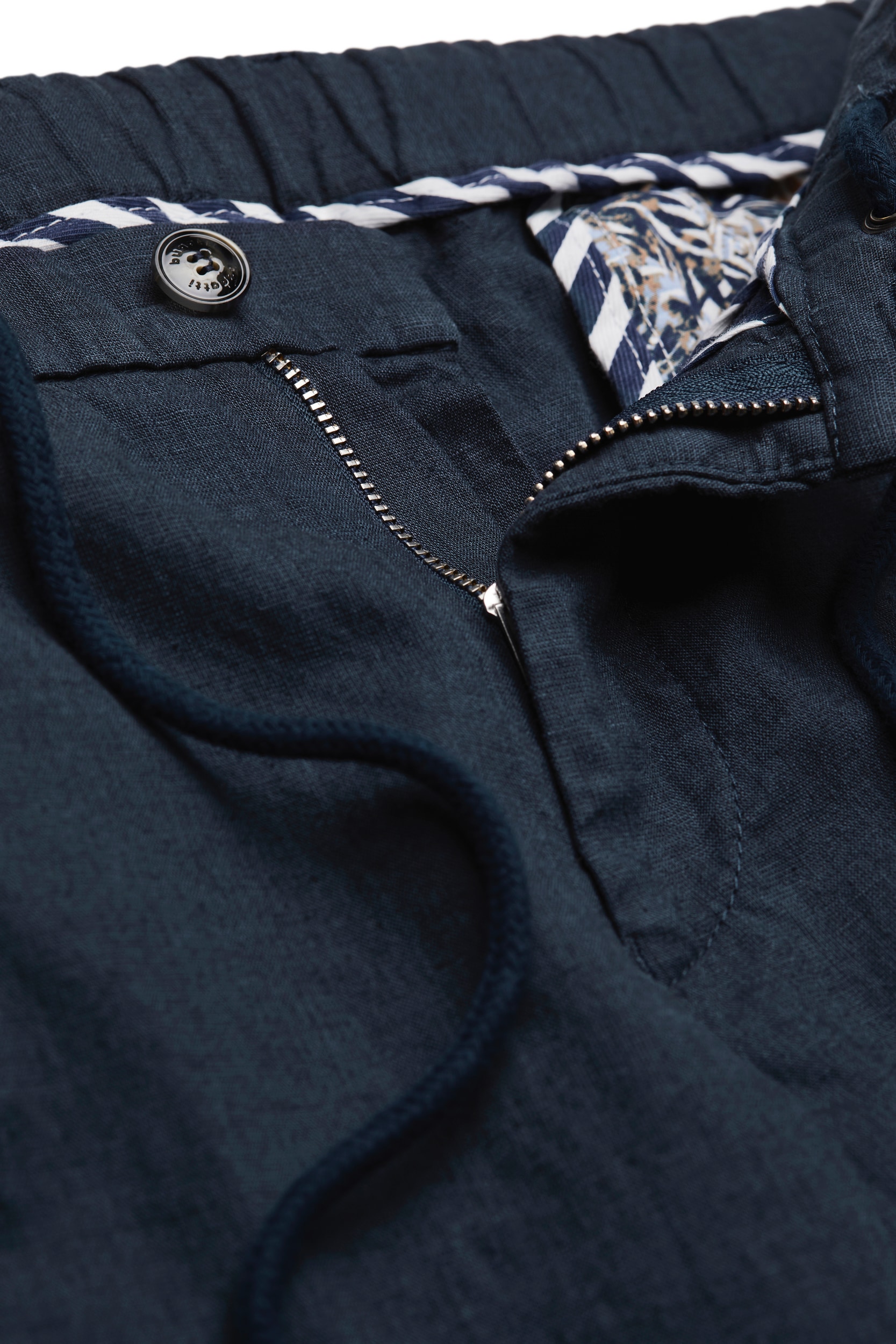 bugatti Bundfaltenhose, mit konischer Passform