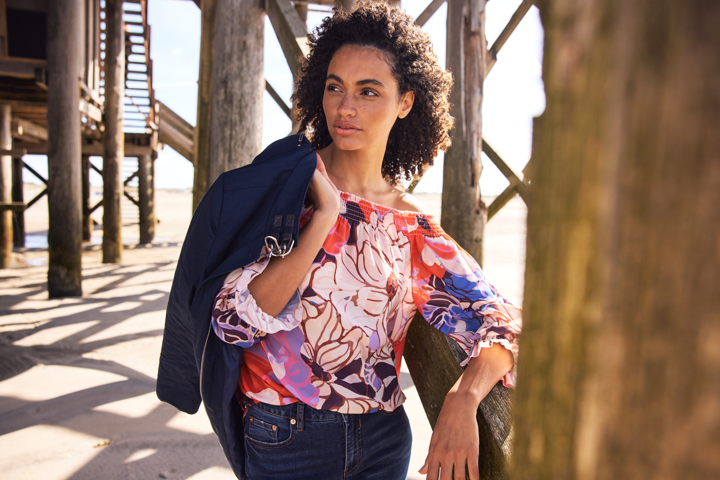 Aniston CASUAL Skinny-fit-Jeans regular waist - mit ausgefransten Beinabschluss