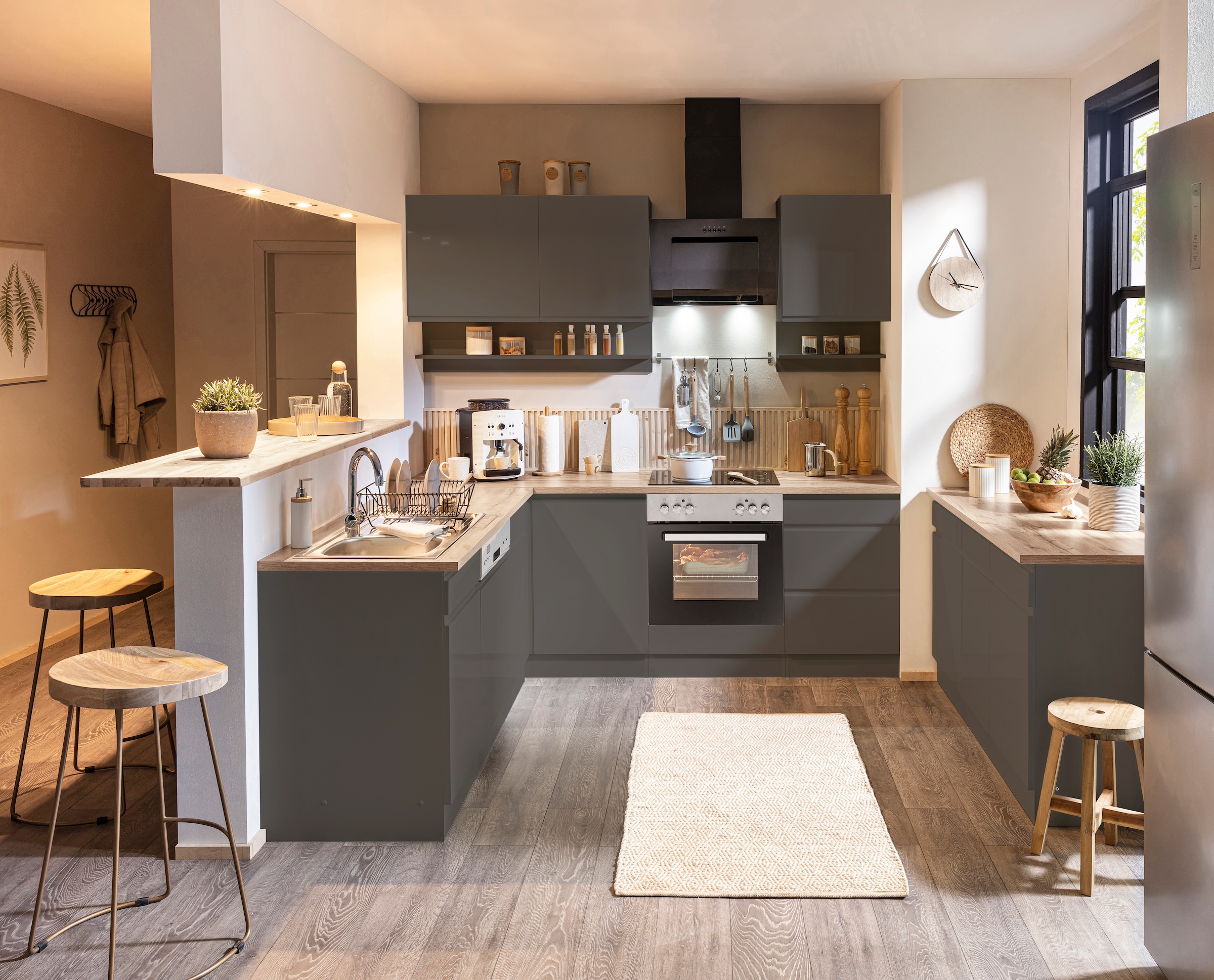 KOCHSTATION Unterschrank »KS-Virginia«, 85 cm hoch, 150 cm breit, 3 Schubladen, 3 Türen, griffloses Design