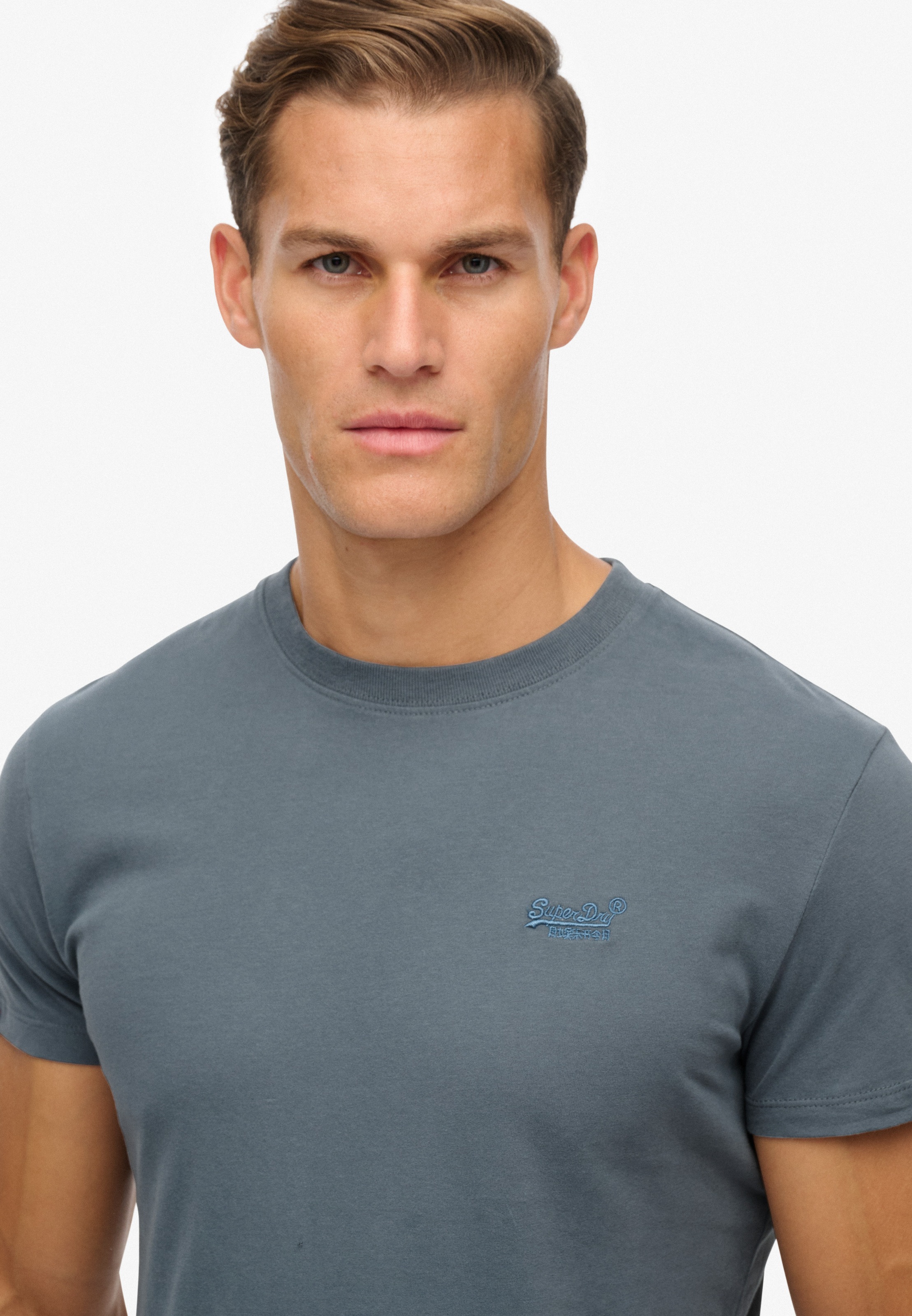 Superdry Rundhalsshirt »ESSENTIAL LOGO EMB TEE« Baumwolle, slim fit