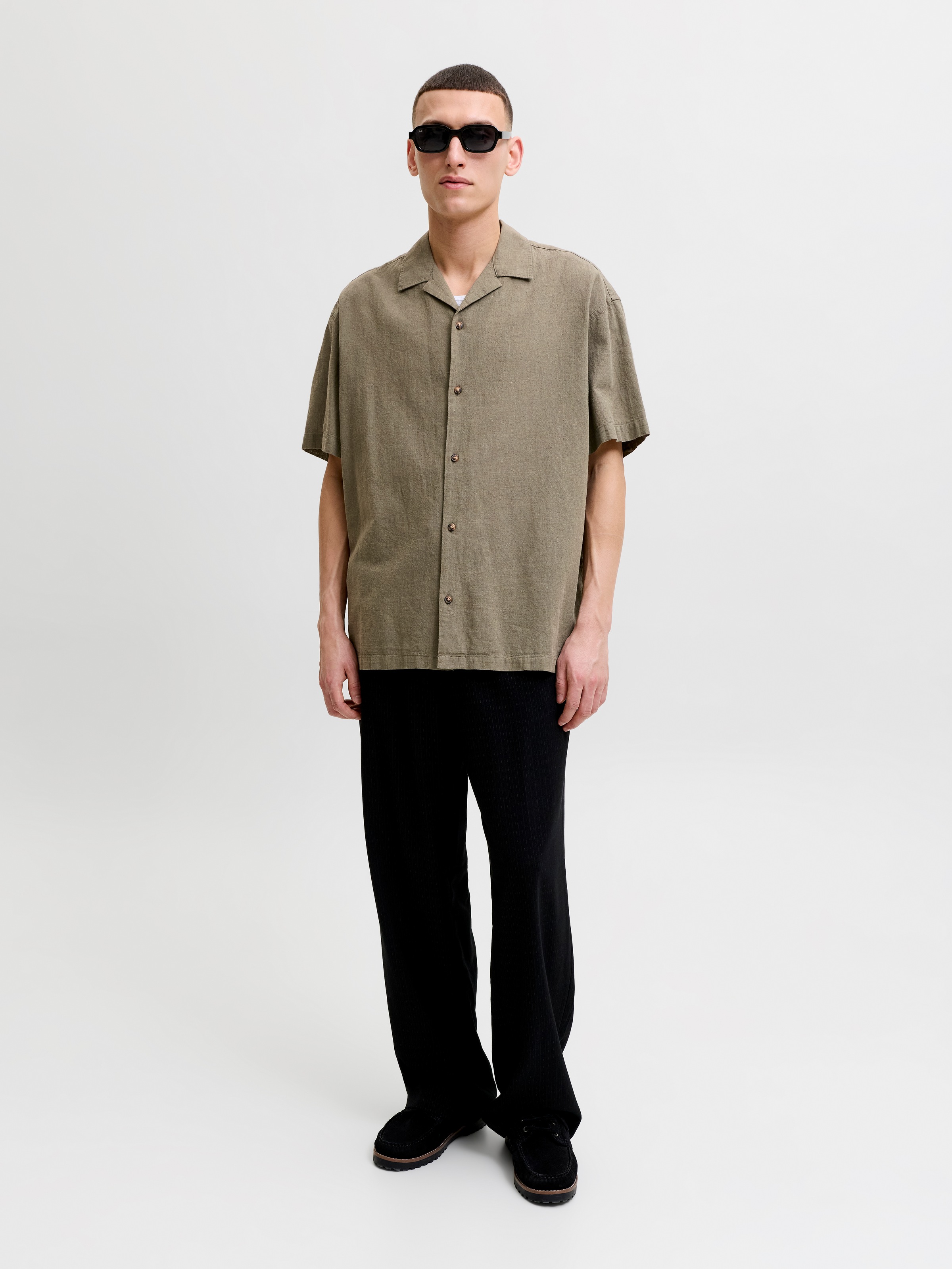 Jack & Jones Kurzarmhemd »JJESUMMER LINEN BLEND RESORT SHIRT SS SN« Baumwollmischung, relaxed fit