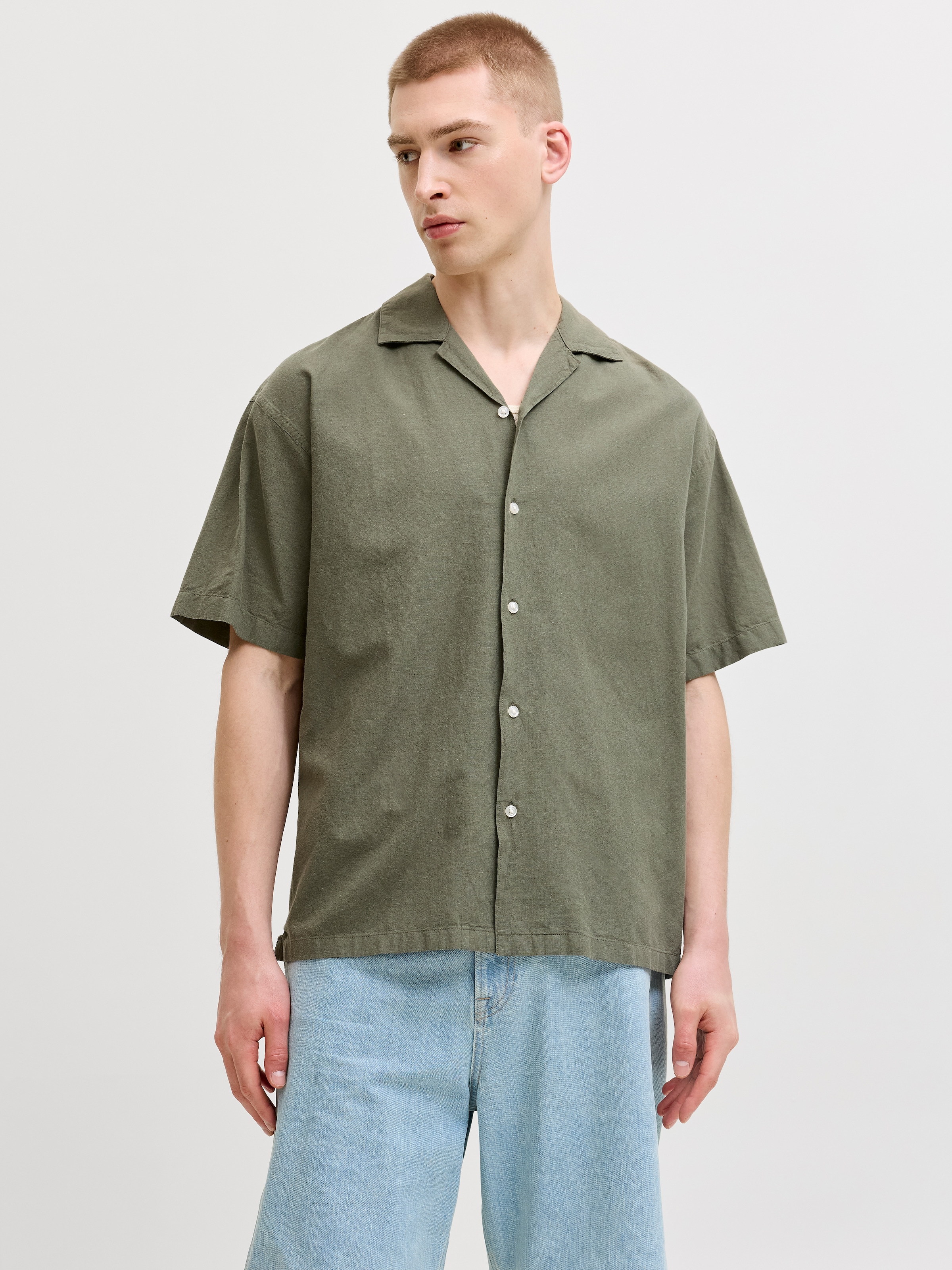 Jack & Jones Kurzarmhemd »JJEBREEZE LINEN BLEND RESORT SHIRT SS SN« mit Knopfleiste