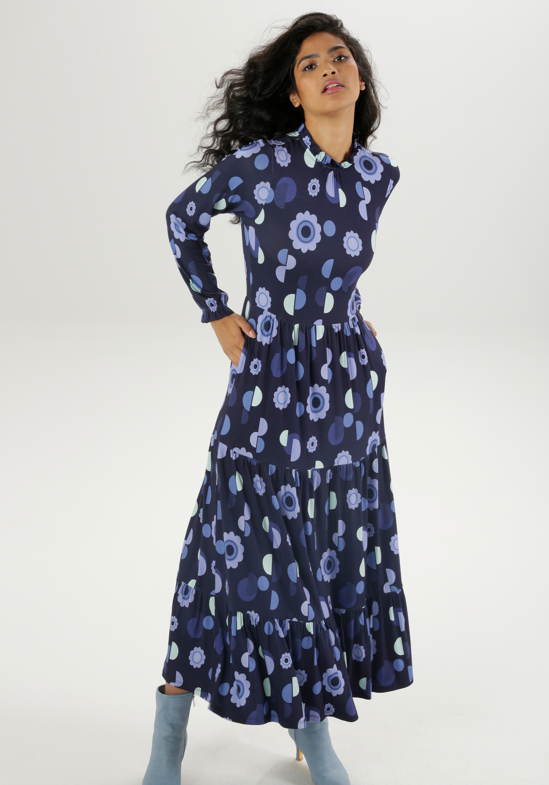 Aniston SELECTED Maxikleid, mit Rüschen und verspieltem Druck