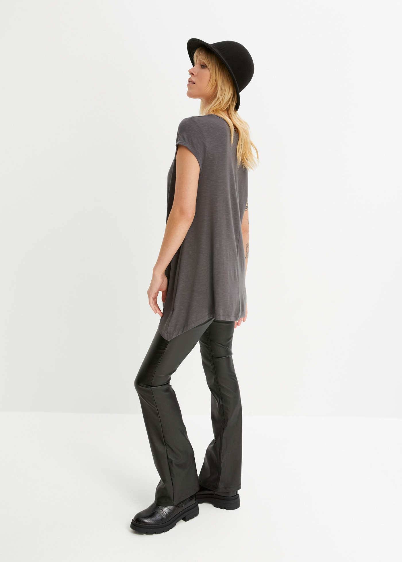 bonprix T-Shirt ausgestellte Passform, asymmetrische Länge, kurze Ärmel