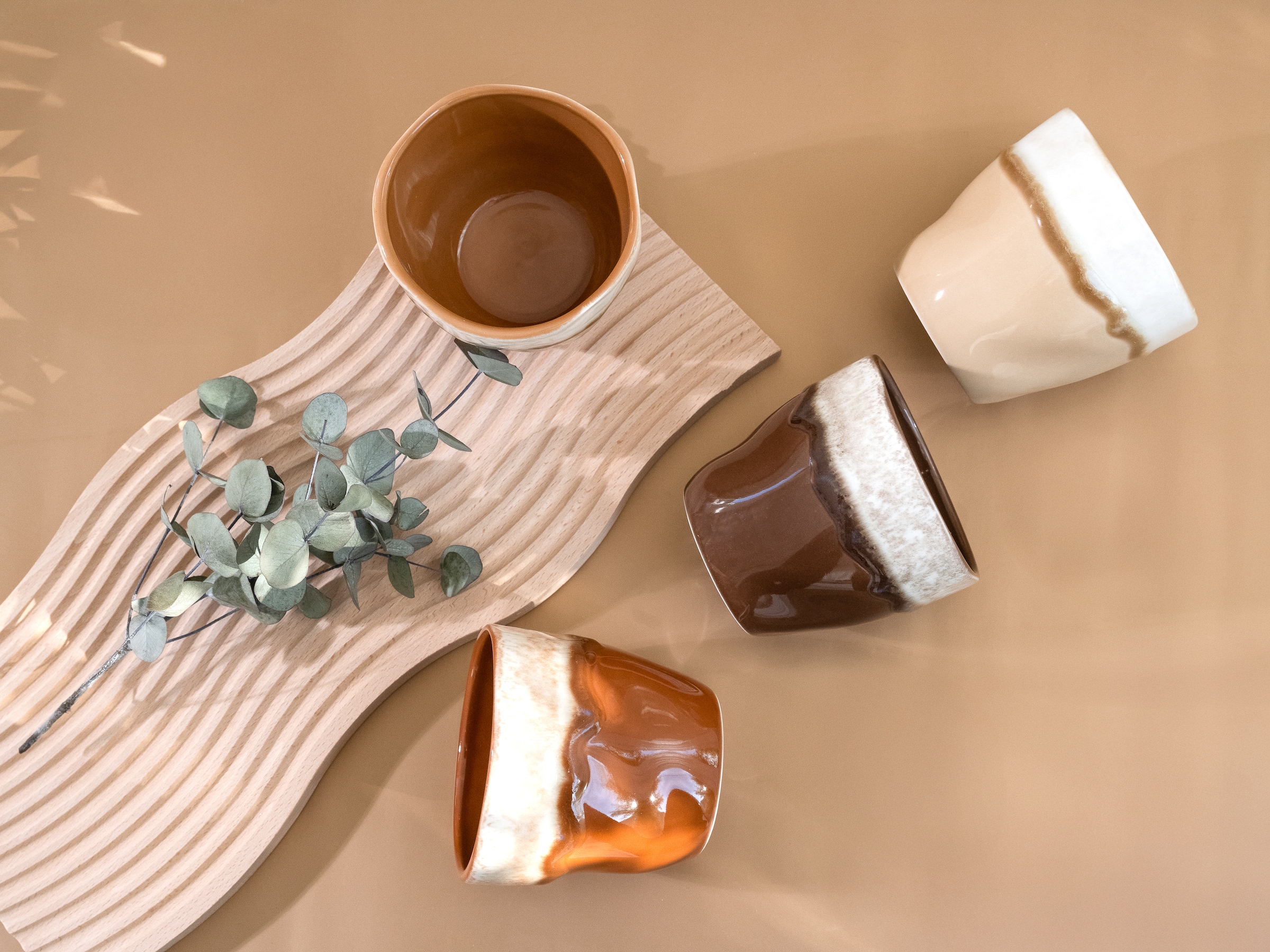 CreaTable Becher »Squeezy Mocha Mousse Teebecher 4-tlg« Einzigartige Optik, Reaktivglasur