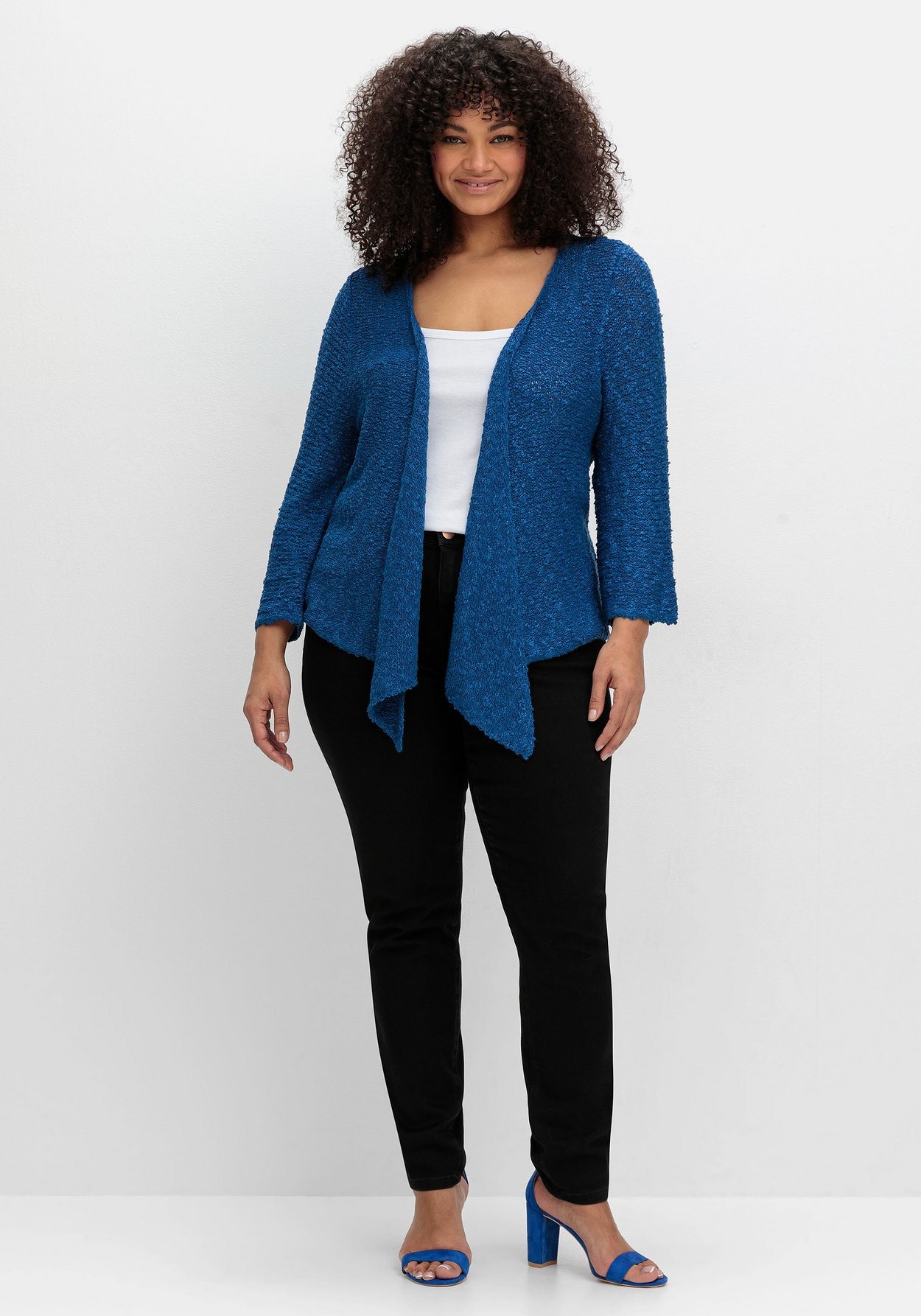 Sheego Strickjacke »Strickjacke im Häkel-Look, mit zipfeligem Saum«