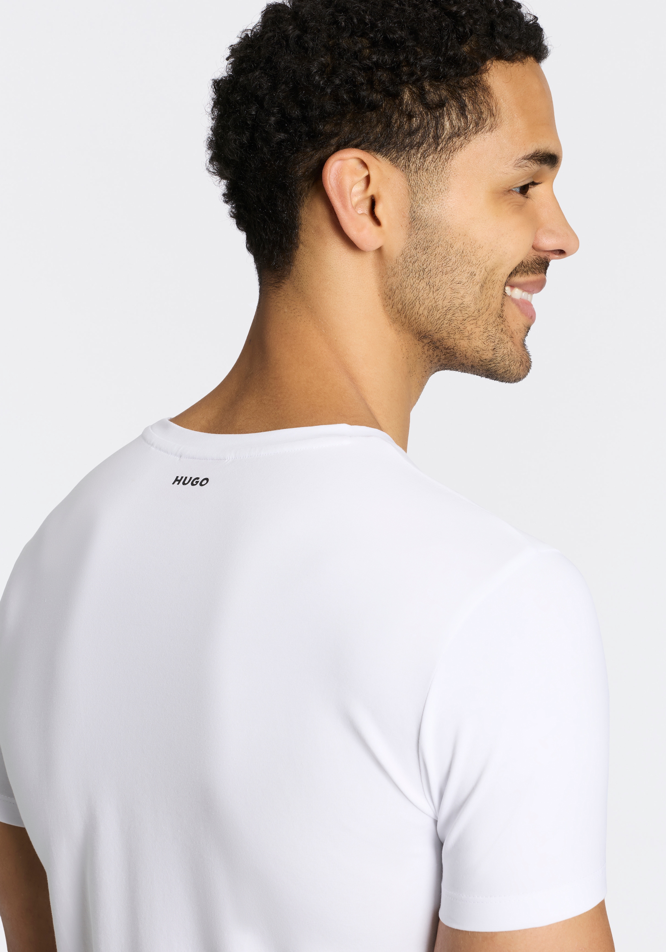 HUGO T-Shirt »HUGO-Round« Packung, 2er,  Rundhalsausschnitt, Slim-Fit, HUGO Logo-Druck