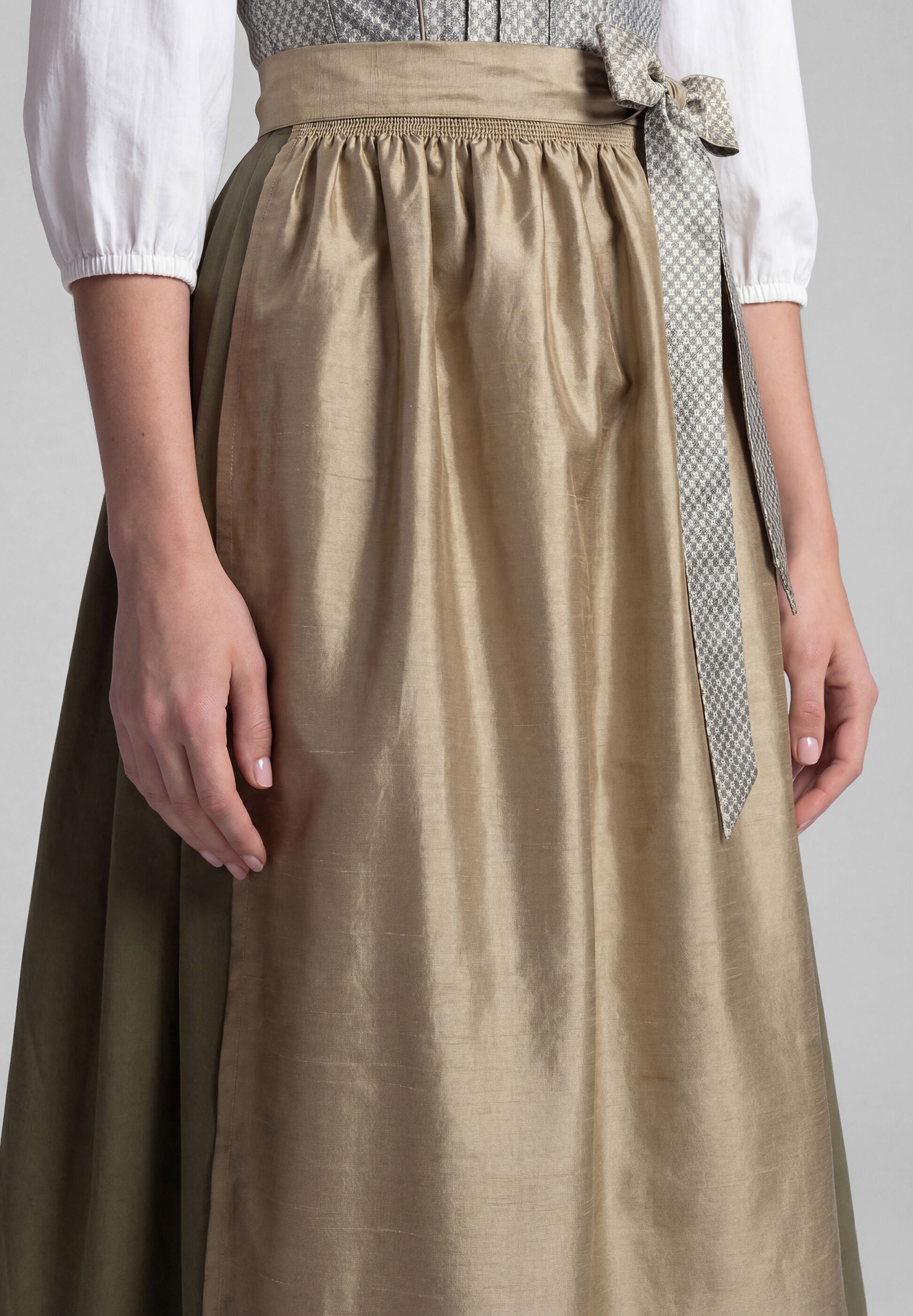 Spieth & Wensky Dirndl »Spieth & Wensky Dirndl Kitz« Ohne Taschen leicht strukturierte Oberfläche mit dezentem Schimmer