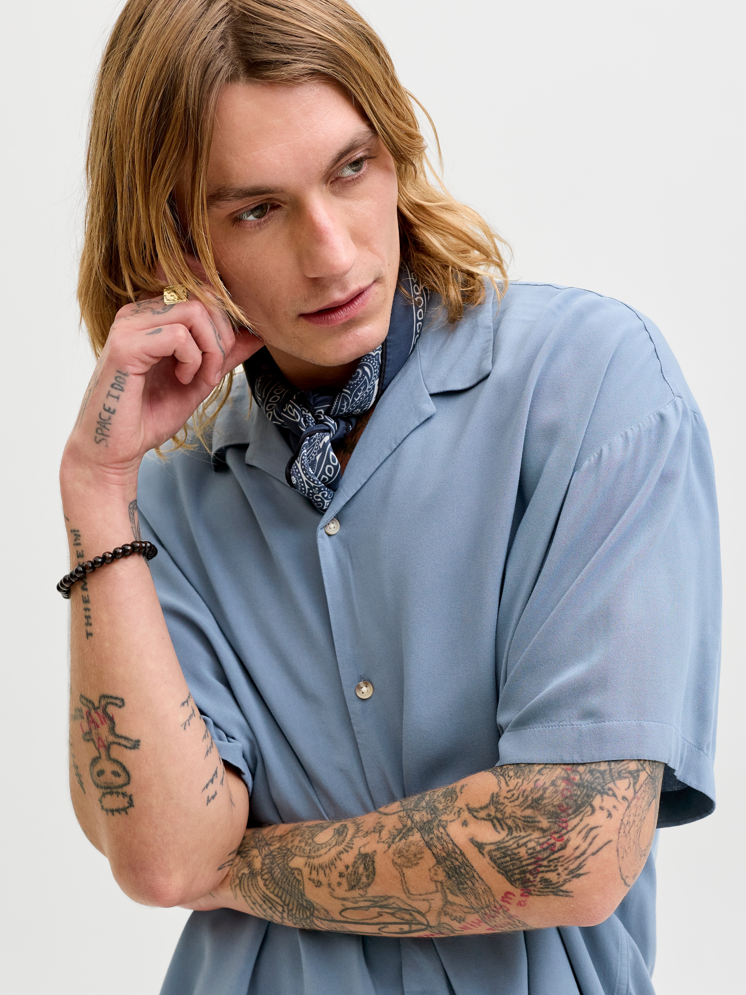 Jack & Jones Kurzarmhemd »JJEJEFF RESORT SOLID SHIRT SS SN« Viskose, loose fit