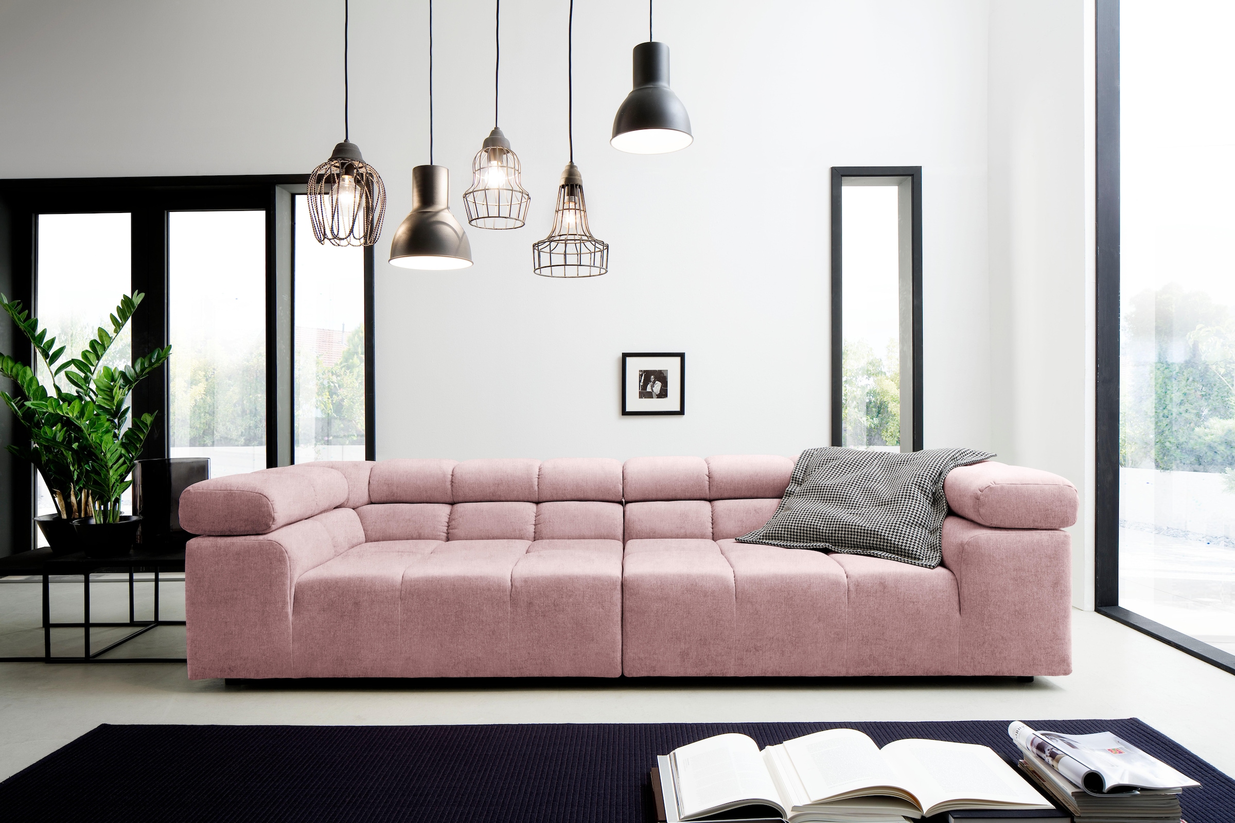 INOSIGN Big-Sofa »Ancona B/T/H: 290/110/70 cm«, auffällige Steppung, inkl. 2 Zierkissen und verstellbaren Kopfstützen