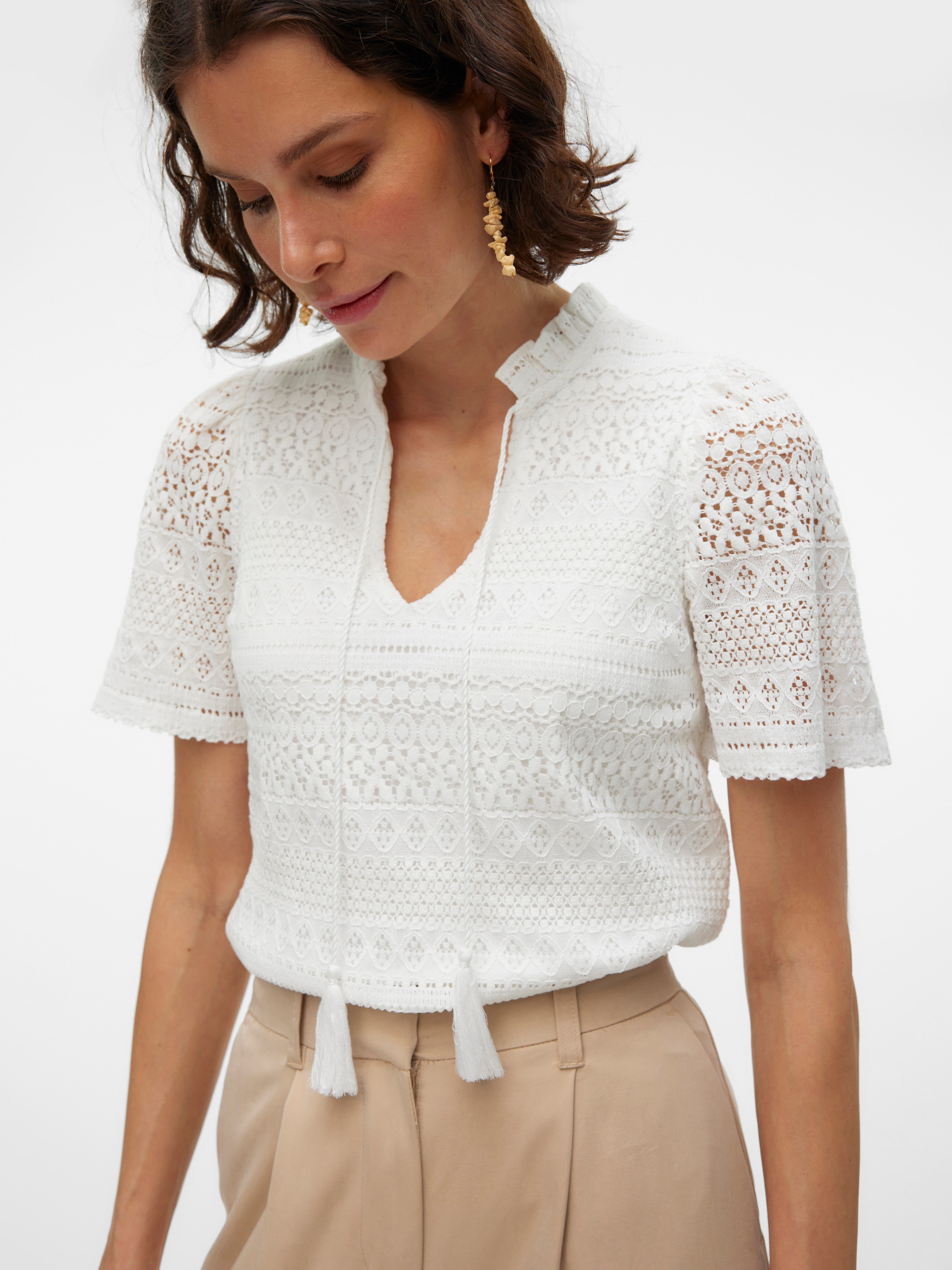 Vero Moda Spitzenshirt »VMHONEY LACE S/S TASSEL TOP WVN GA«