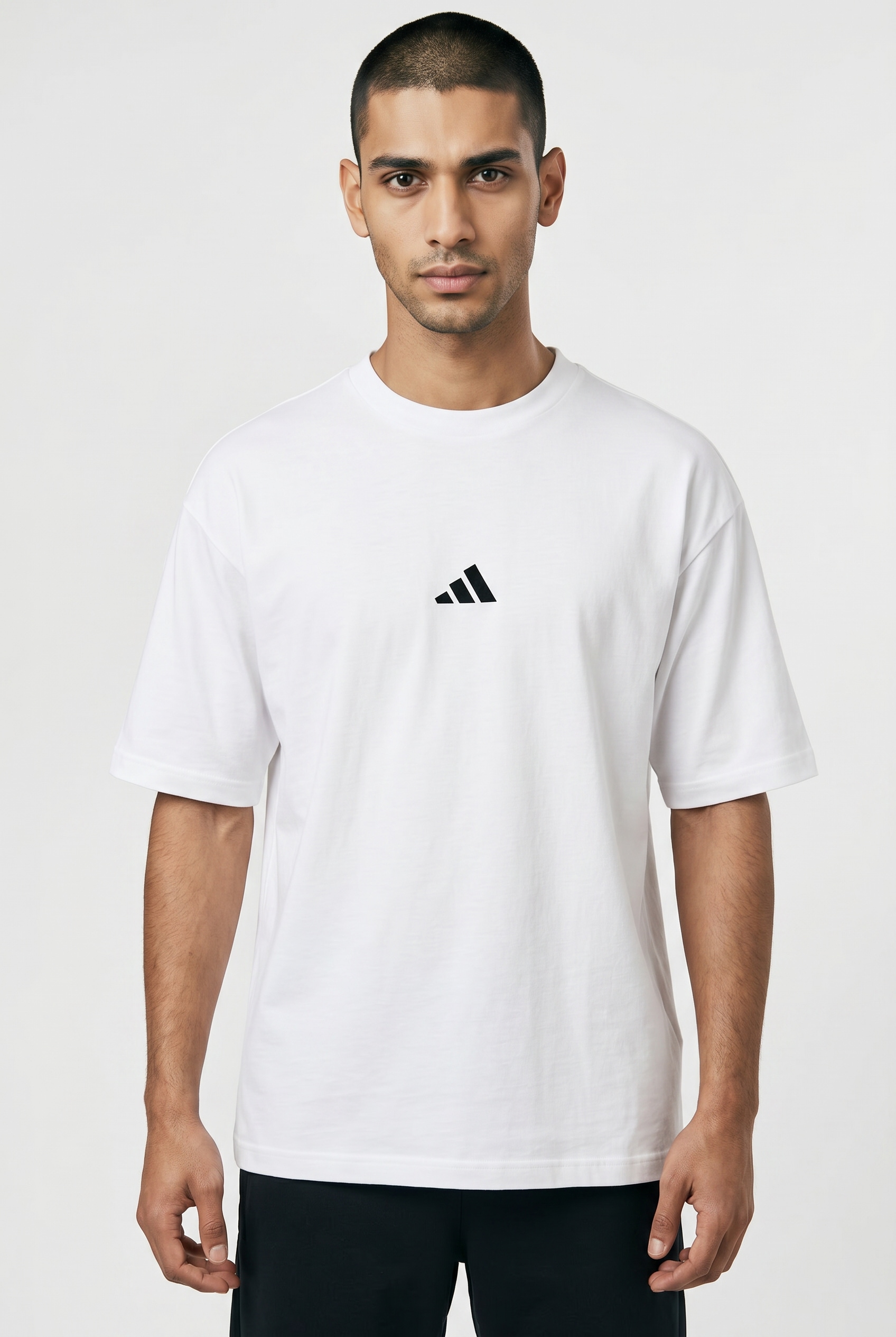adidas Sportswear T-Shirt »M FI SL T« sportlicher Stil, Kurzarm, mit kleinem 3-Streifen Logo