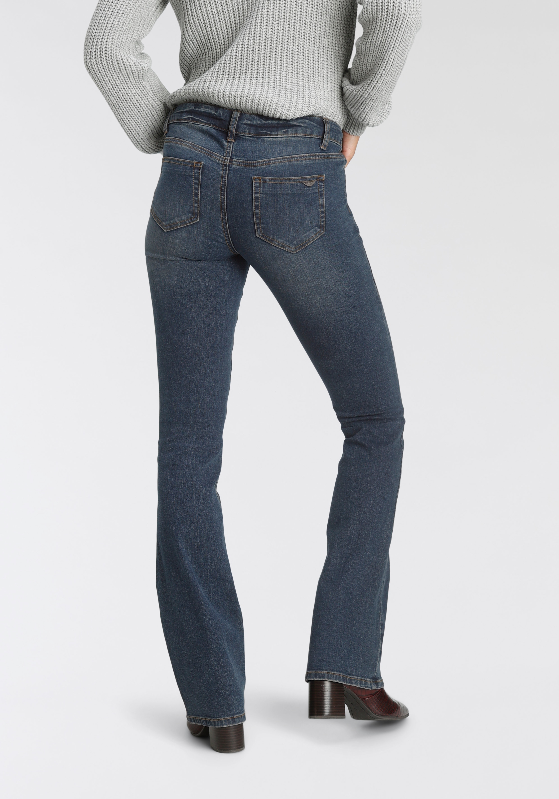 Arizona Bootcut-Jeans »mit Keileinsätzen«, Low Waist
