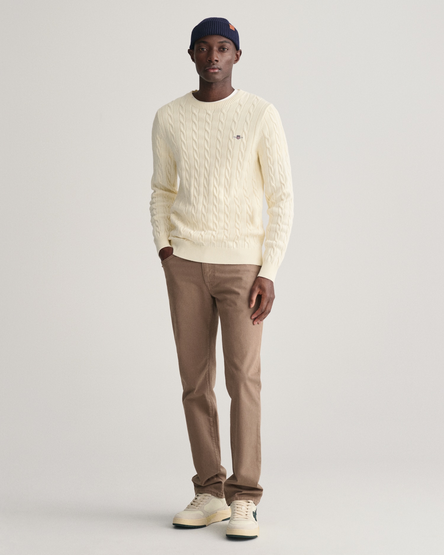 Gant Strickpullover »COTTON CABLE C-NECK«, mit Wappen-Logostickerei auf der Brust