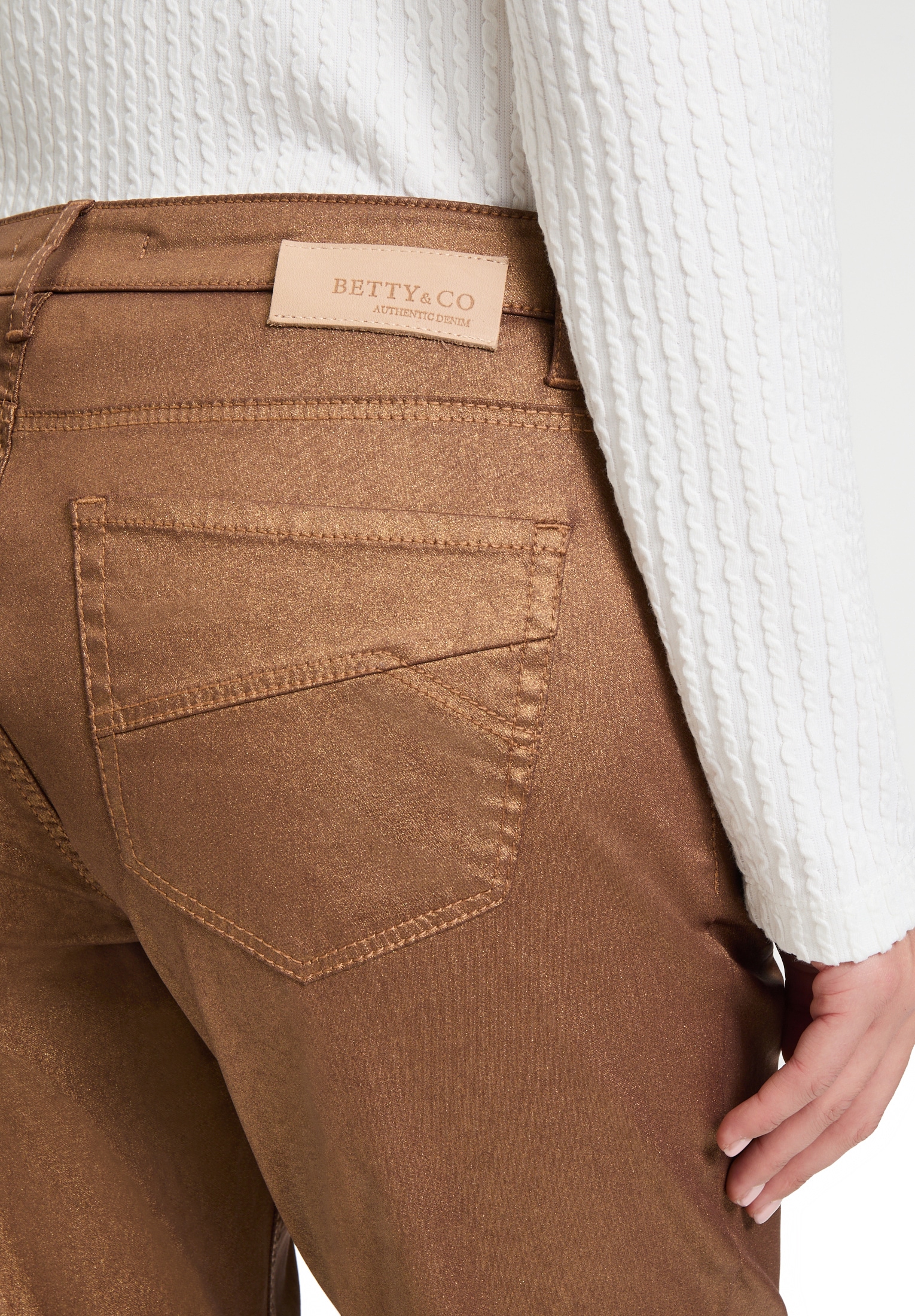 Betty&Co Relaxhose »Casual-Hose im Glitzer-Look«