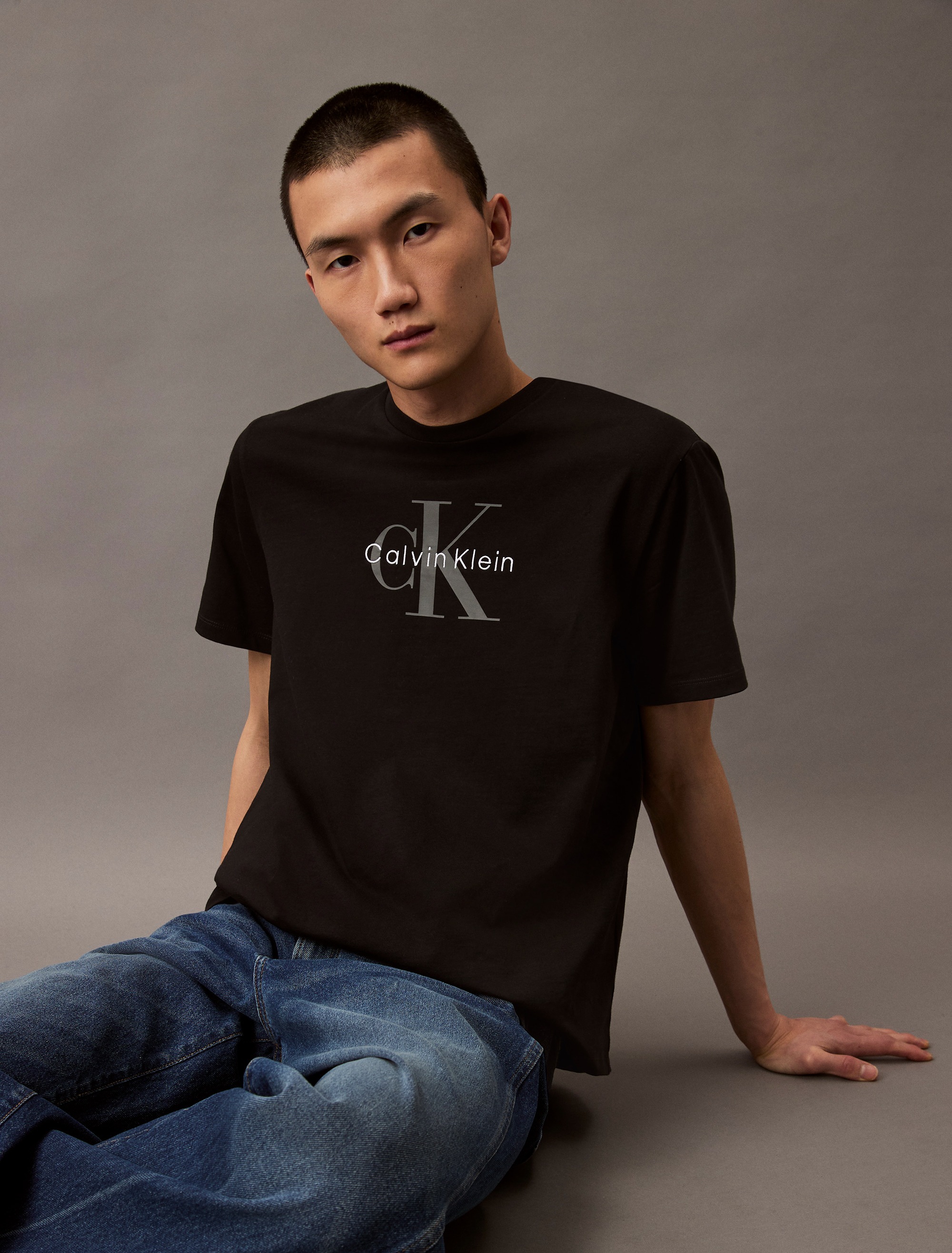Calvin Klein Jeans T-Shirt »SS Hero Monologo Tee 20s«, Mit Rundhalsausschnitt, regular fit
