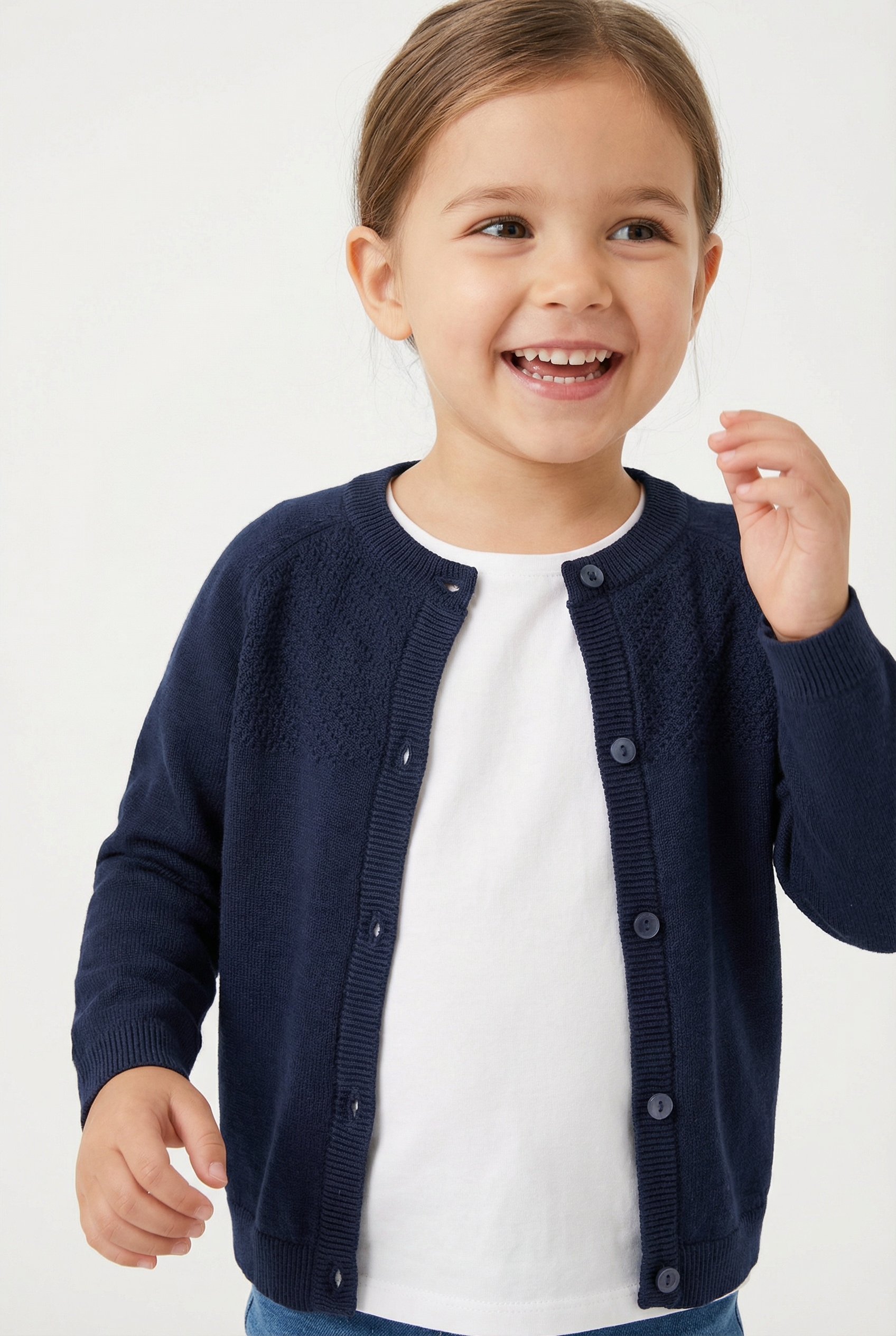 happy girls Strickjacke mit hochwertigem Strickmuster im vorderen Brustbereich
