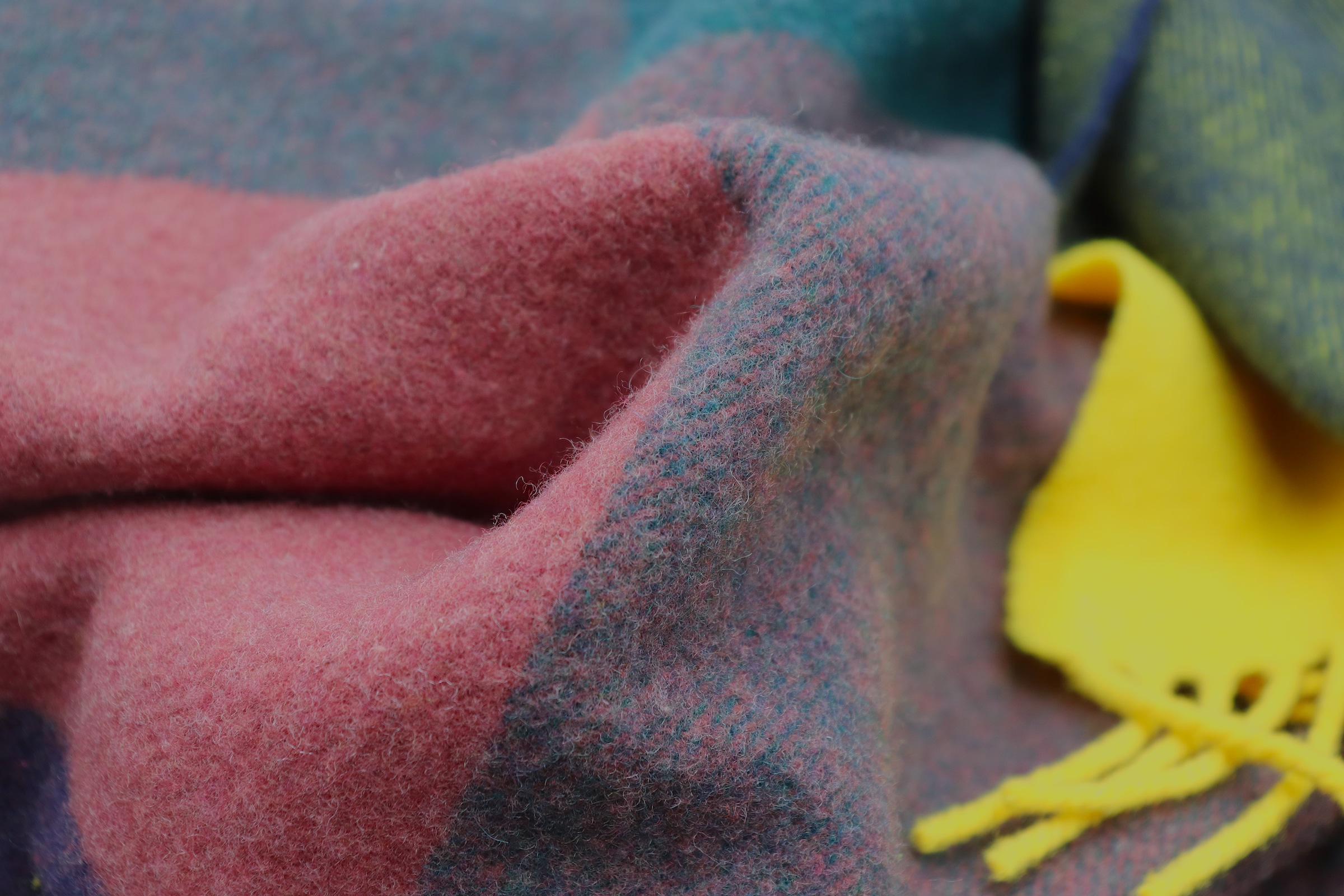 Biederlack Wohndecke »Plaid Vibrant Square« im sommerlichen Karodessin